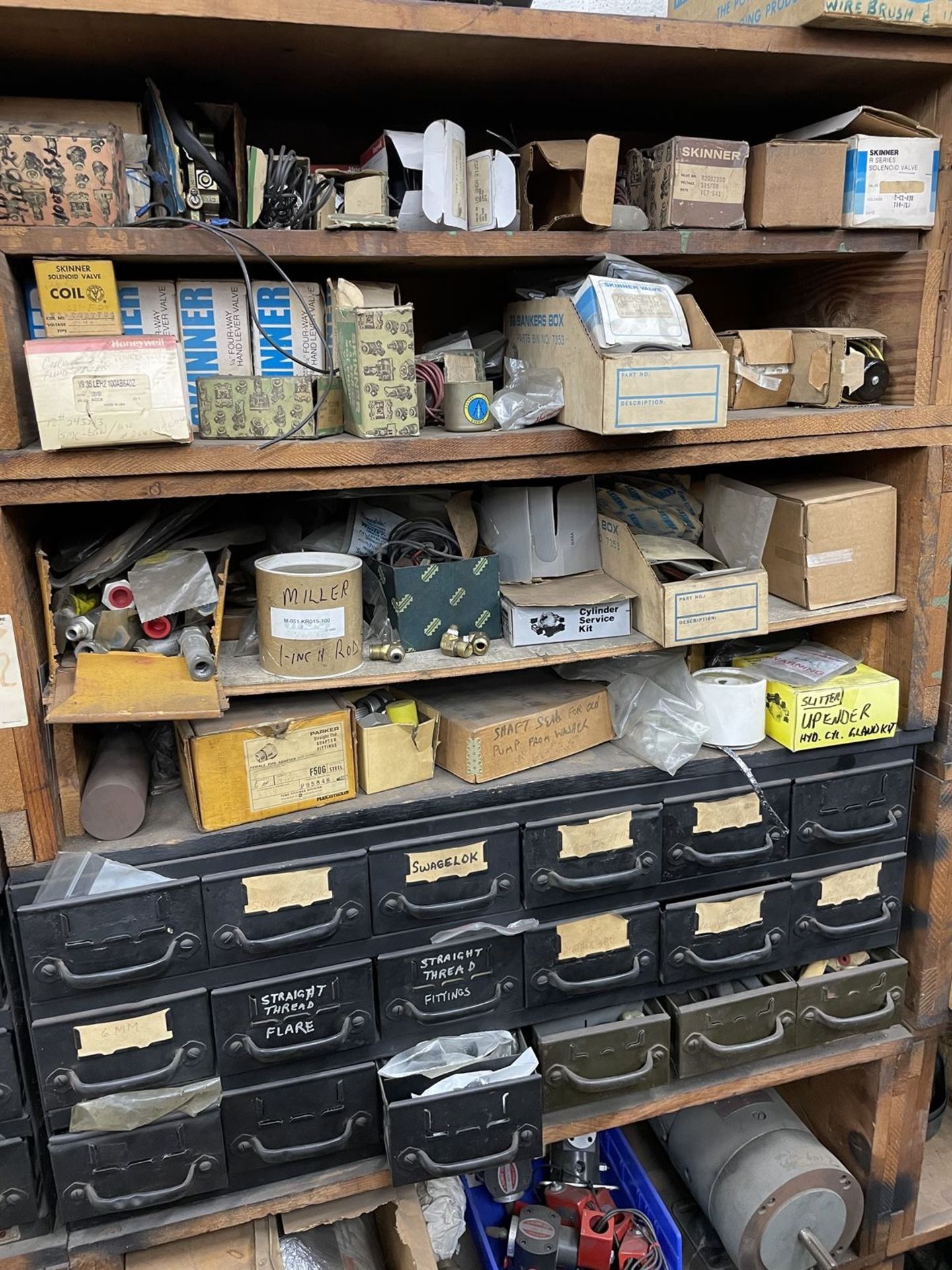 Lot of (4) Shelving Units w/ Assorted dust collector, splitter and miller parts - Image 5 of 30