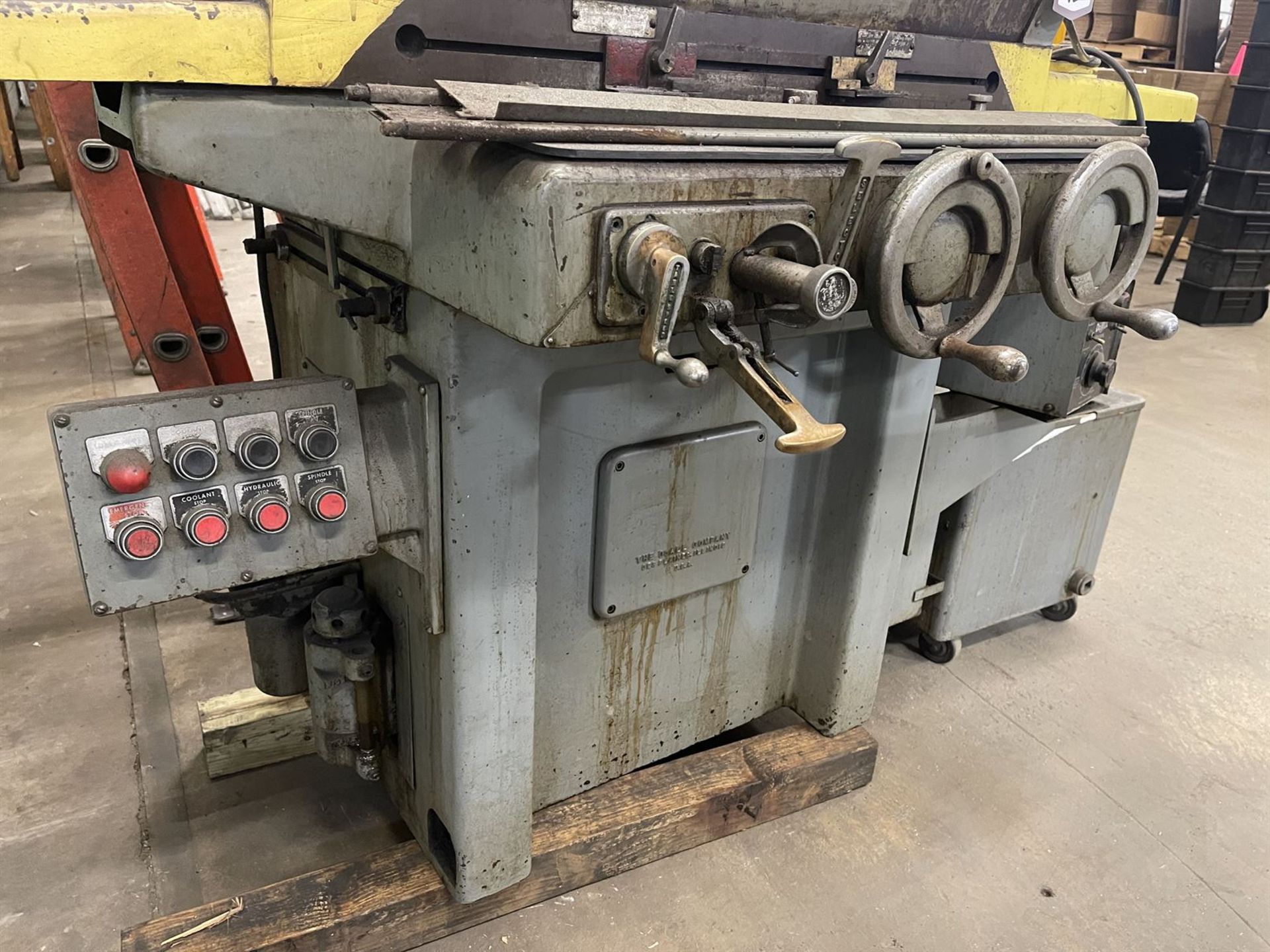 DOALL D618-7 Surface Grinder, s/n 219-75709, 6" x 18" Magnetic Chuck, Power Feed, DoAll Selectron - Image 5 of 7