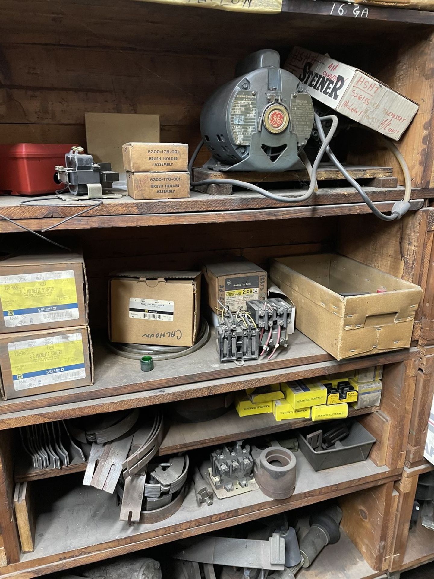 Lot of (4) Shelving Units w/ Assorted dust collector, splitter and miller parts - Image 16 of 30