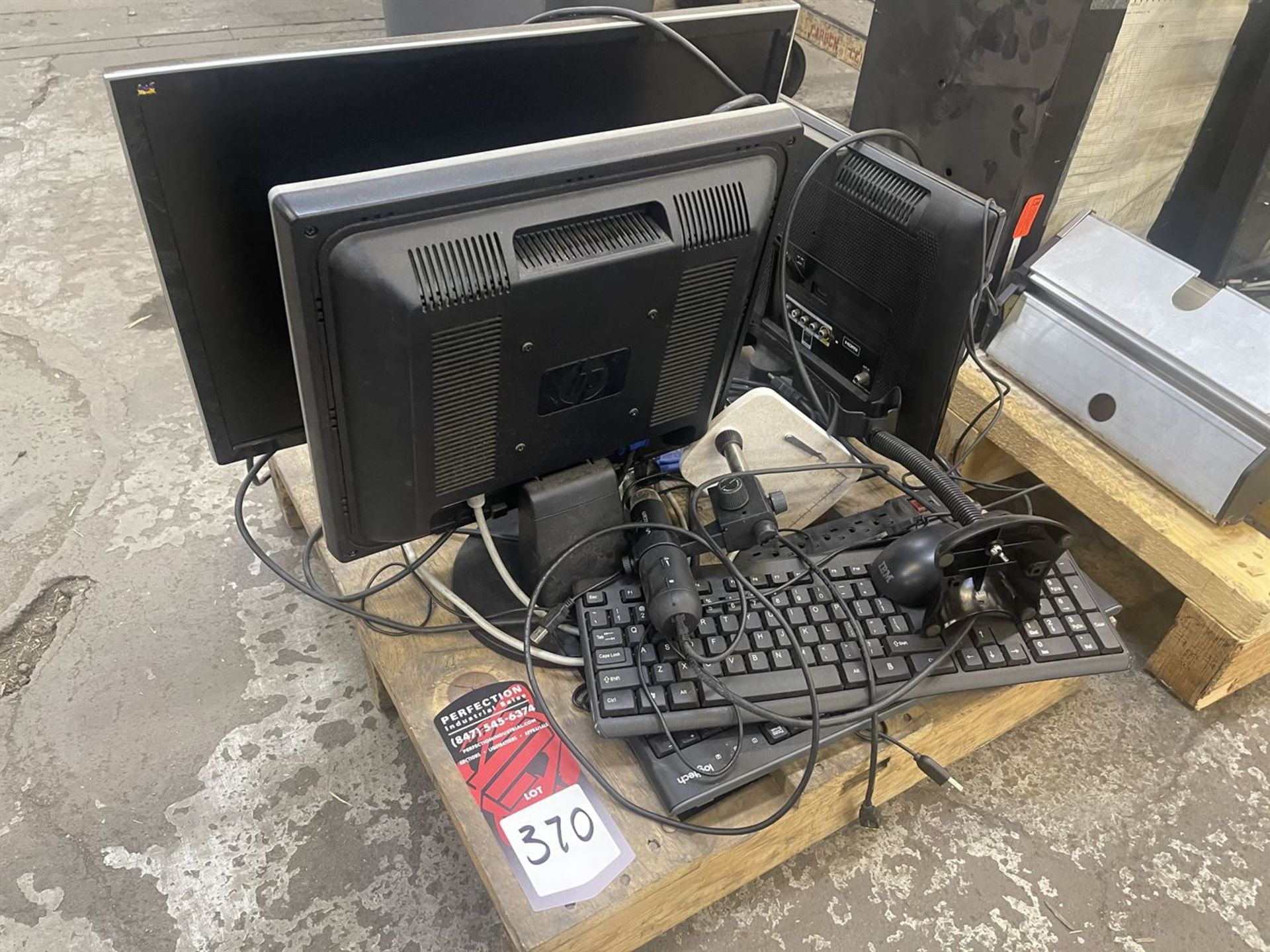 Lot of Assorted computers/keyboards