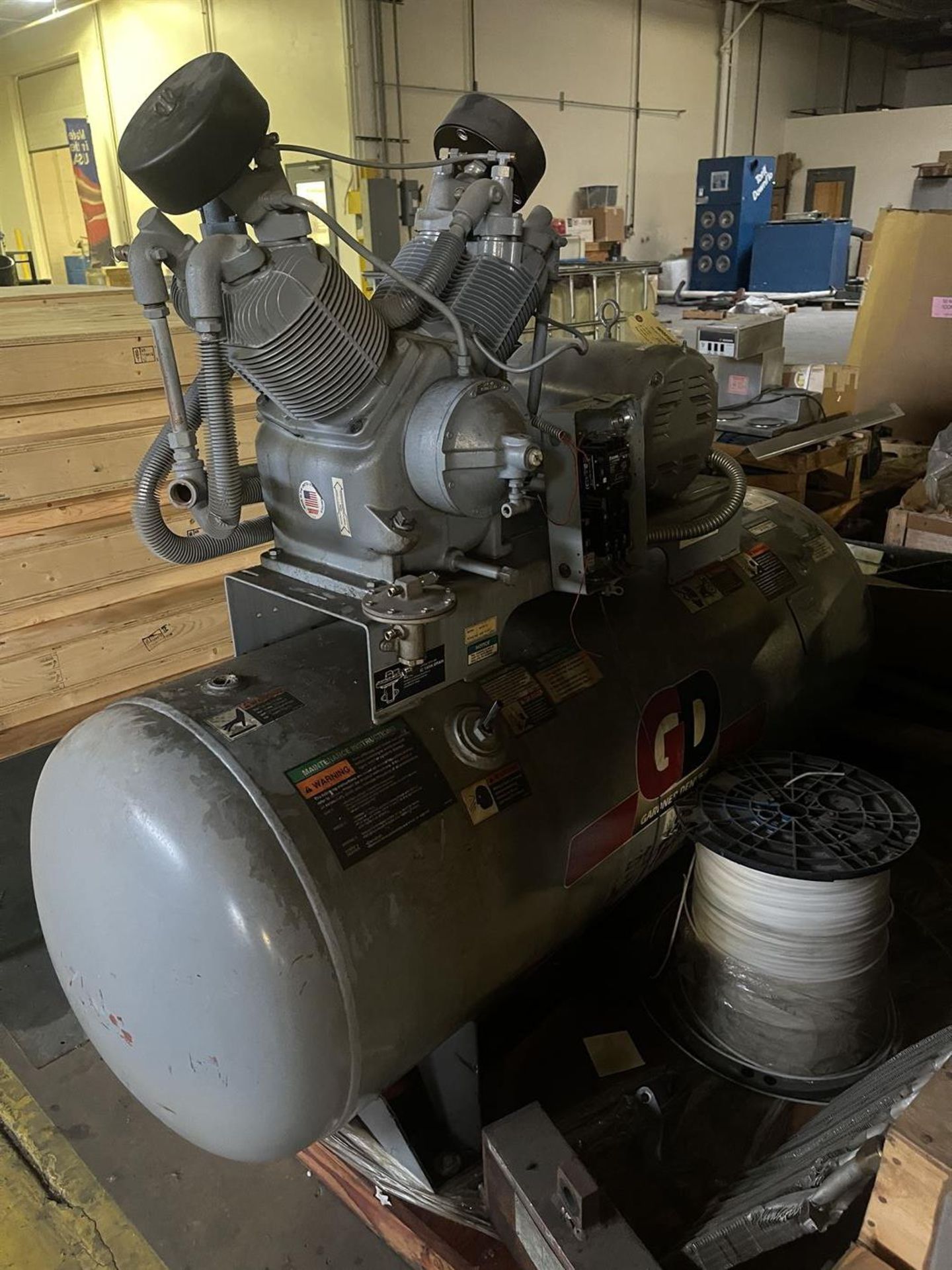 GARDNER DENVER 10 HP Dual Piston Air Compressor, (Item located at 2375 Touhy Ave, Elk Grove Village, - Image 2 of 4