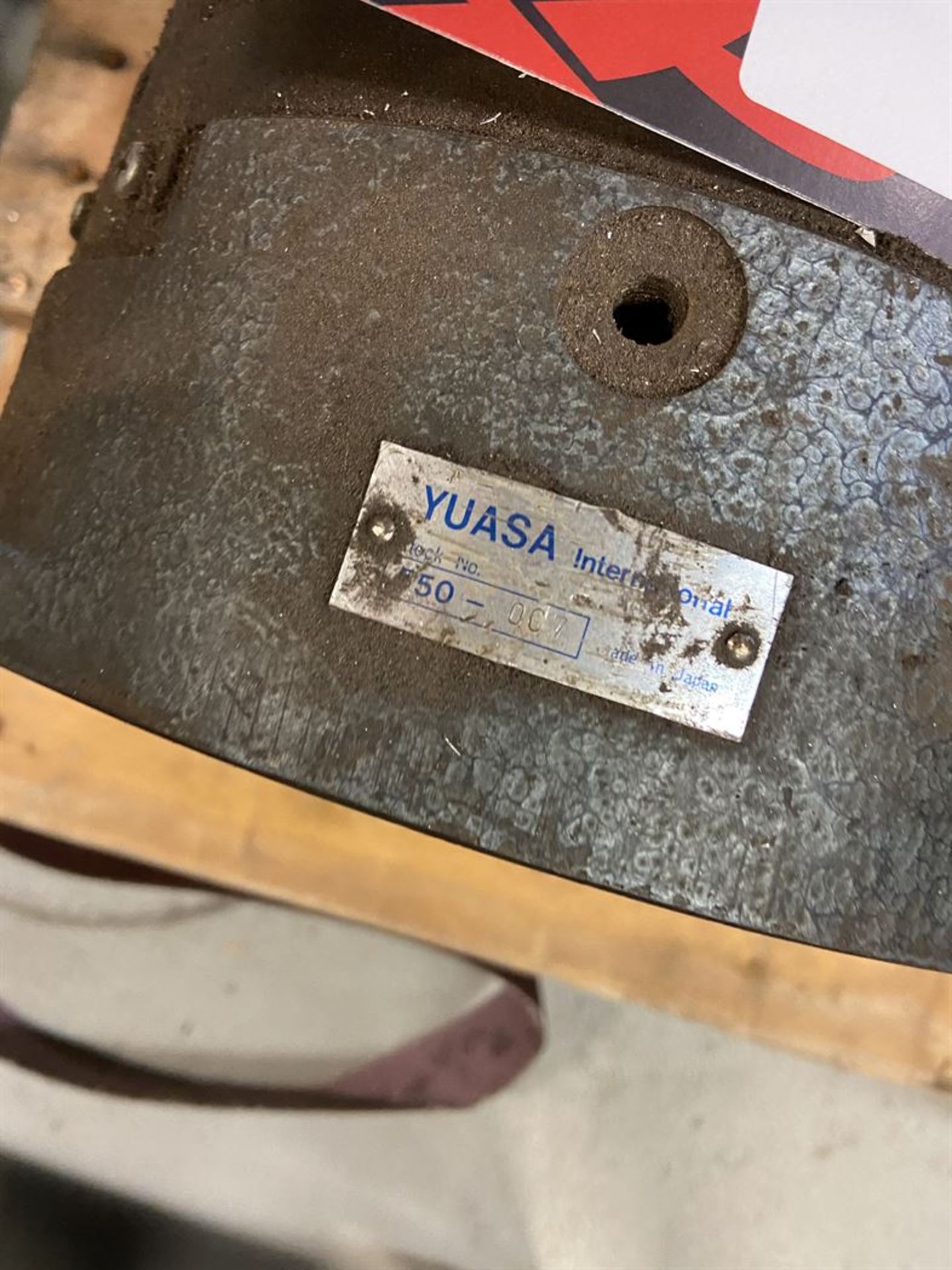 8" Yuasa Rt Angle 3-Jaw Chuck - Image 2 of 3