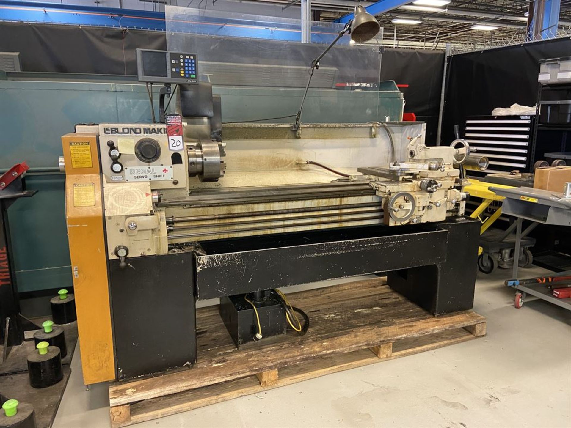 LeBlond Makino Regal Servo Shift Lathe, 16/9 x 60, in/MM, 10" 3-Jaw, Taper, DRO, Aloris, Coolant,