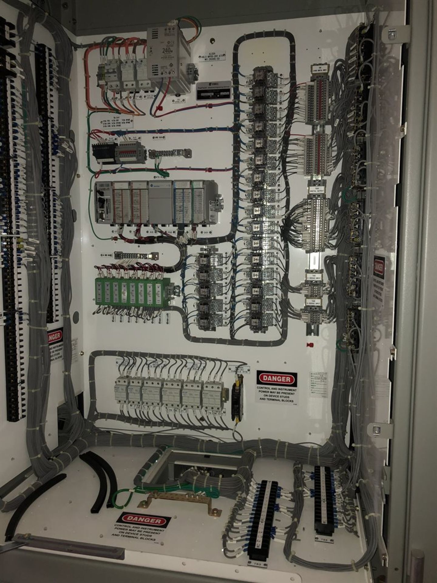 POWELL PowlVac-AR Arc Resistant MV Metal-Clad High Voltage (Motor Control Center) Switchgear, - Bild 4 aus 8