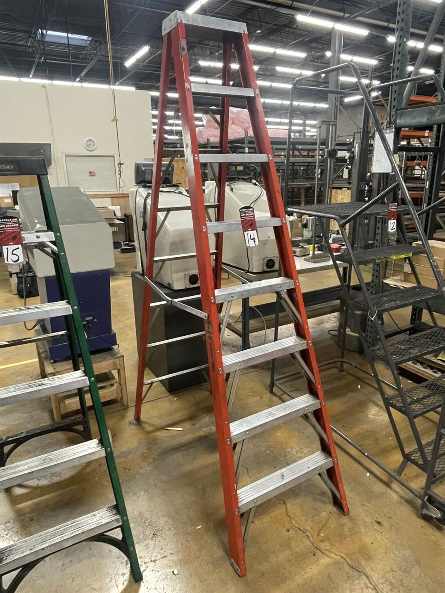 KELLER 978 8' Foot Fiberglass Step Ladder