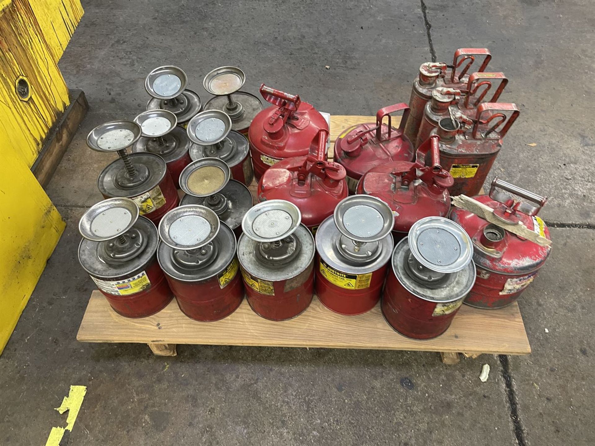 Lot of JUSTRITE Plunger Cans and Safety Cans - Image 2 of 2