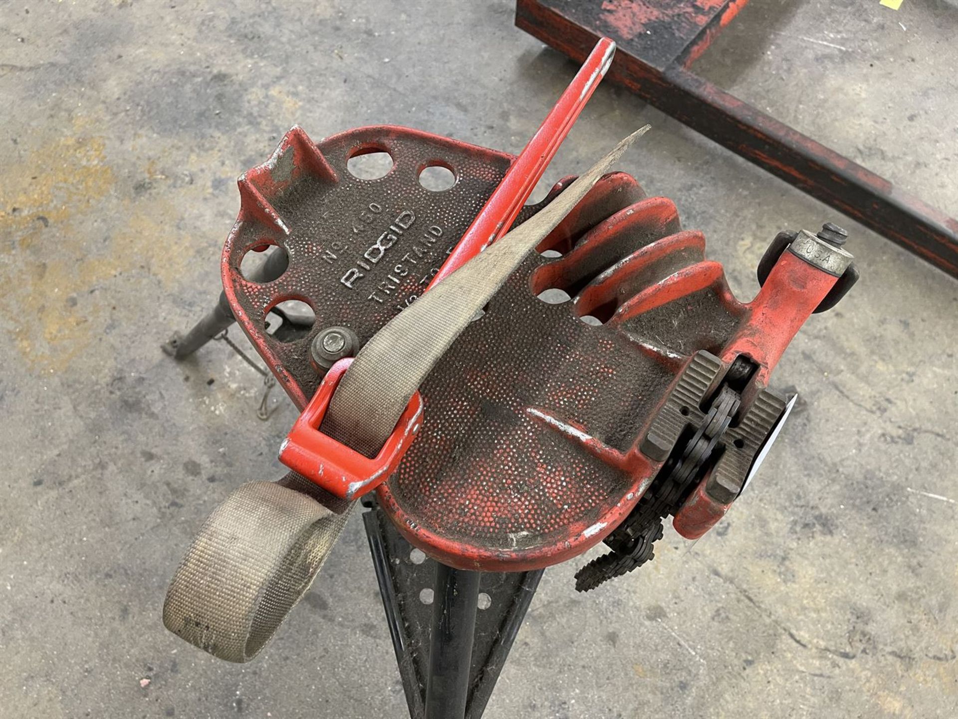 RIDGID No 450 Tri-Stand w/ Strap Wrench - Image 2 of 2