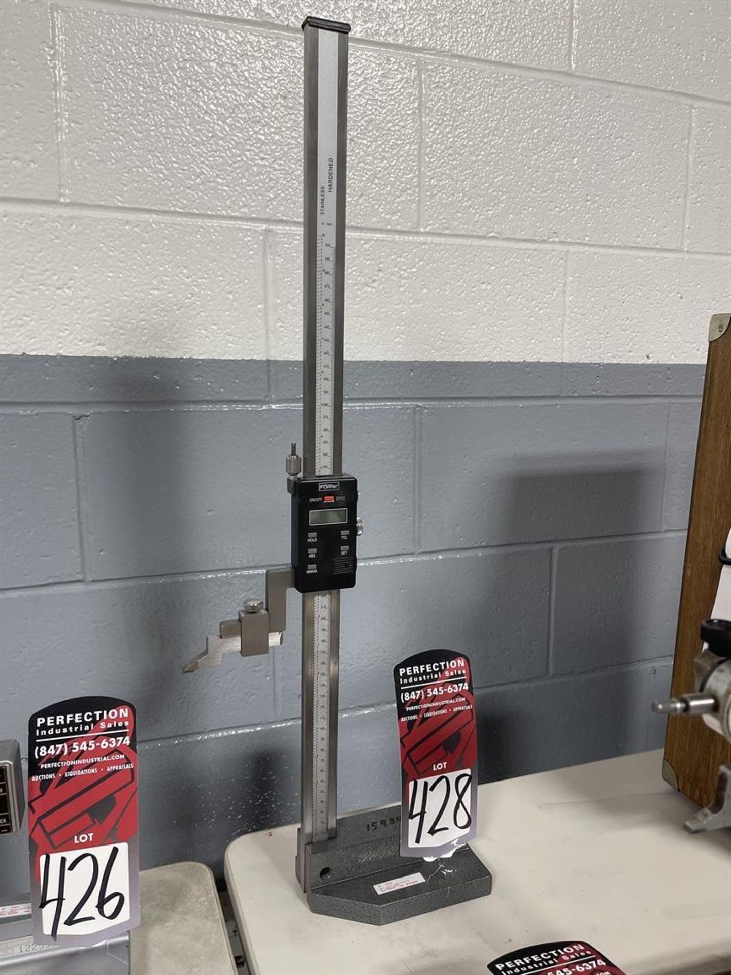 FOWLER 18" Digital Height Gage