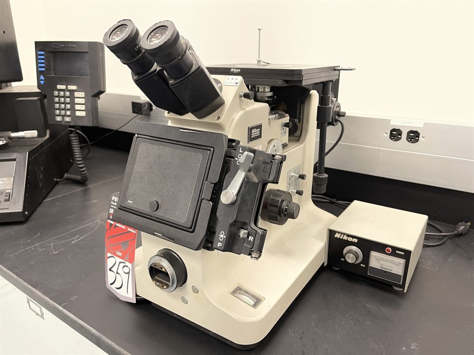 Nikon Epiphot Metallurgical Microscope, s/n 260153, SAP #10113652, (Location: Met Lab)