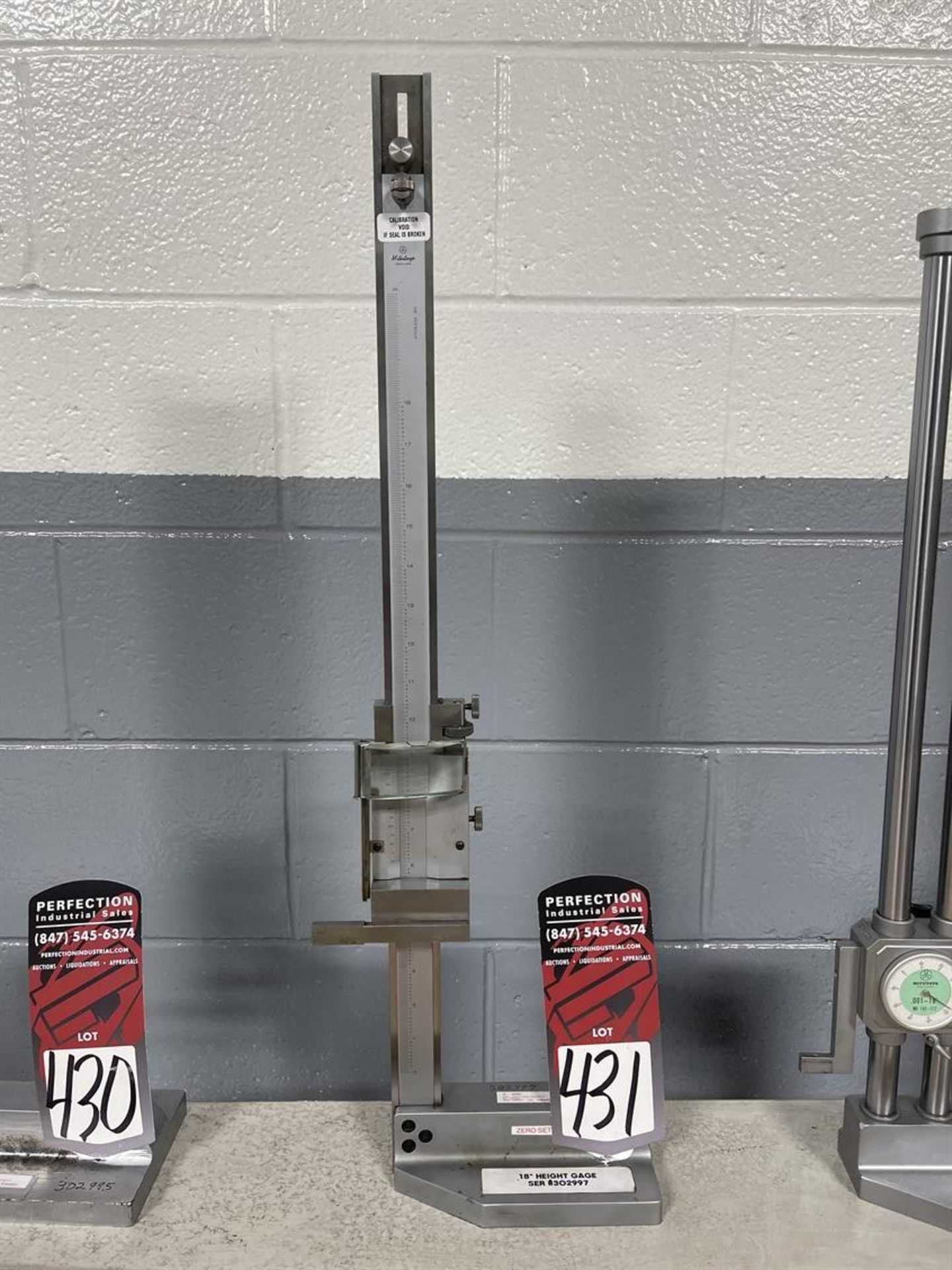 MITUTOYO 18" Vernier Height Gage