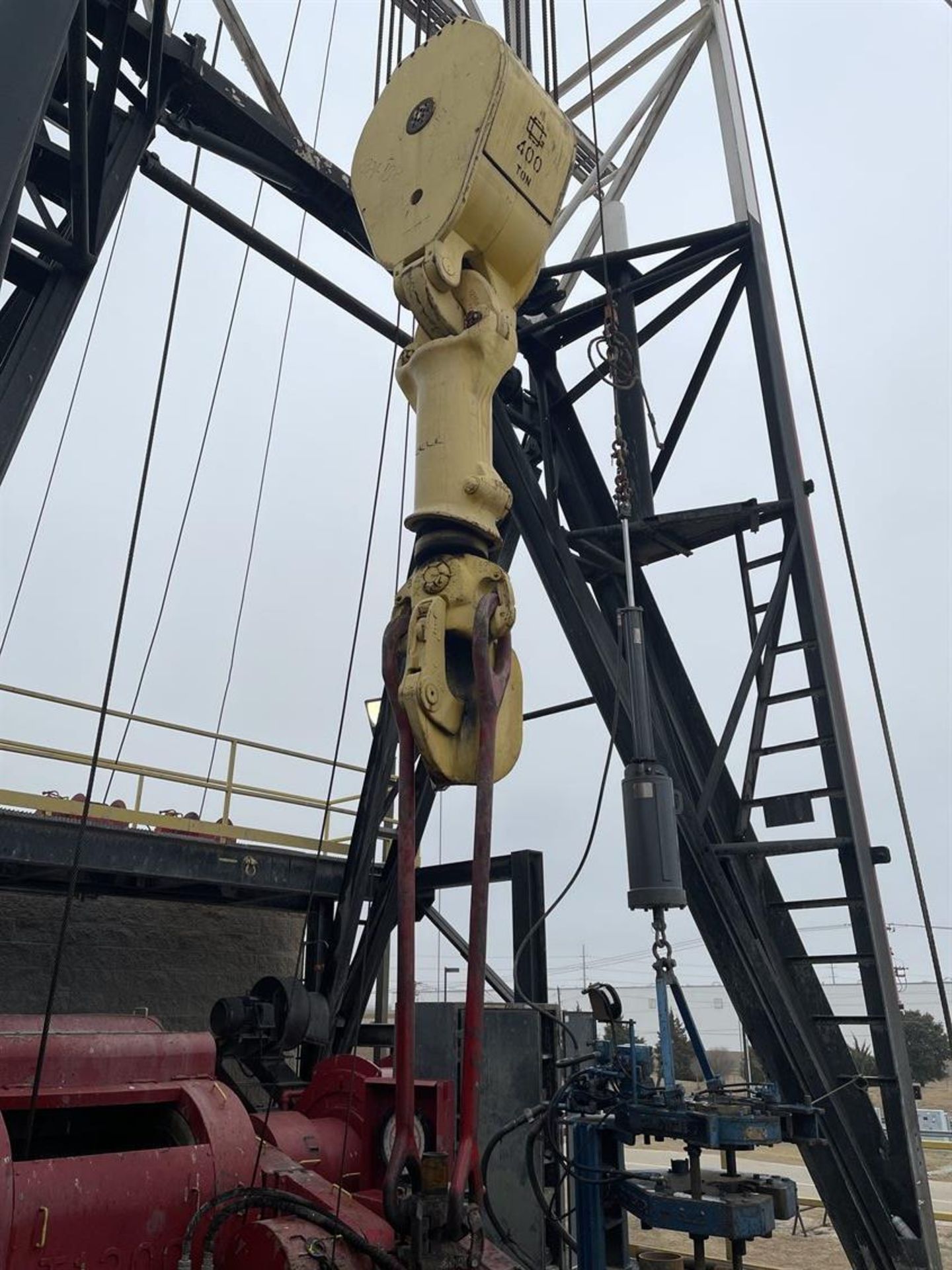 L.C. MOORE Big Bore Portable Oil Well Rig, 20" Max Casings, 13-3/8" Max Casing Strings, Moore 136' x - Image 6 of 15