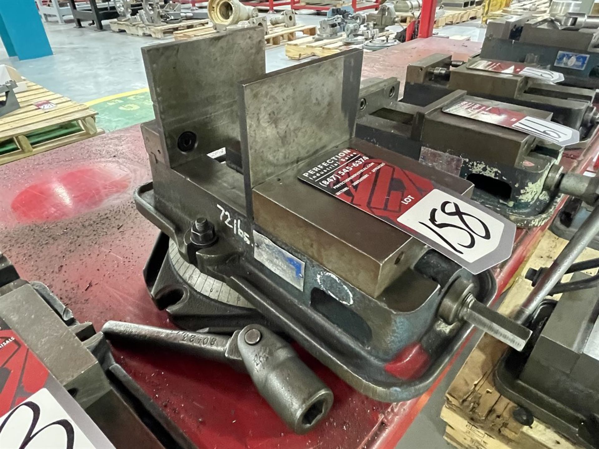 KURT 6" Machine Vise on Swivel Base