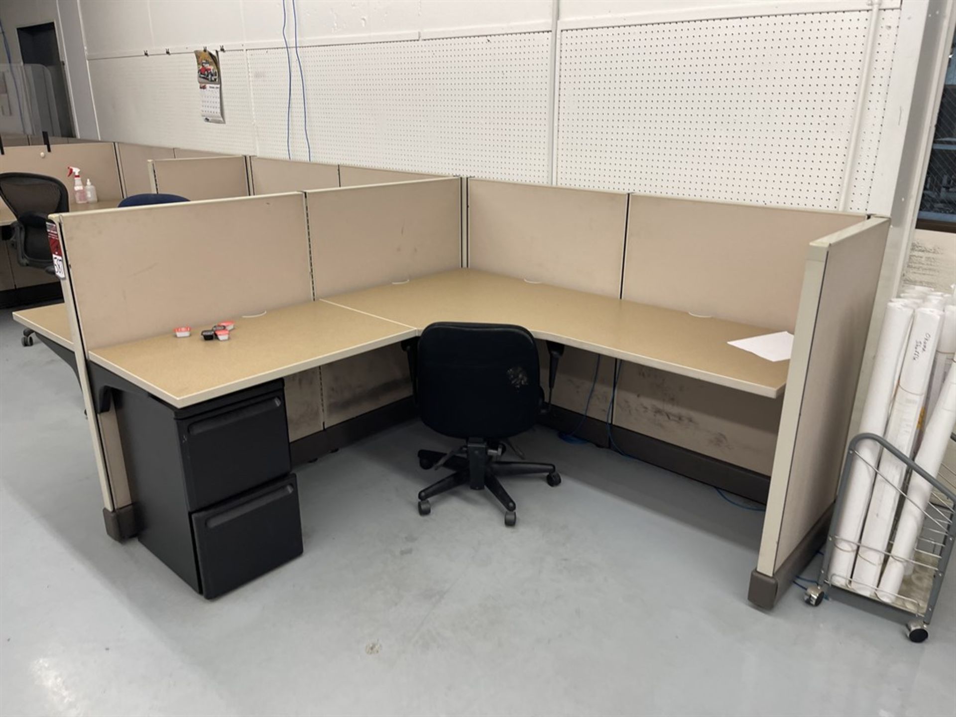 Lot of (3) Cubicles w/ (6) Desks (Contents Not Included) - Image 2 of 4