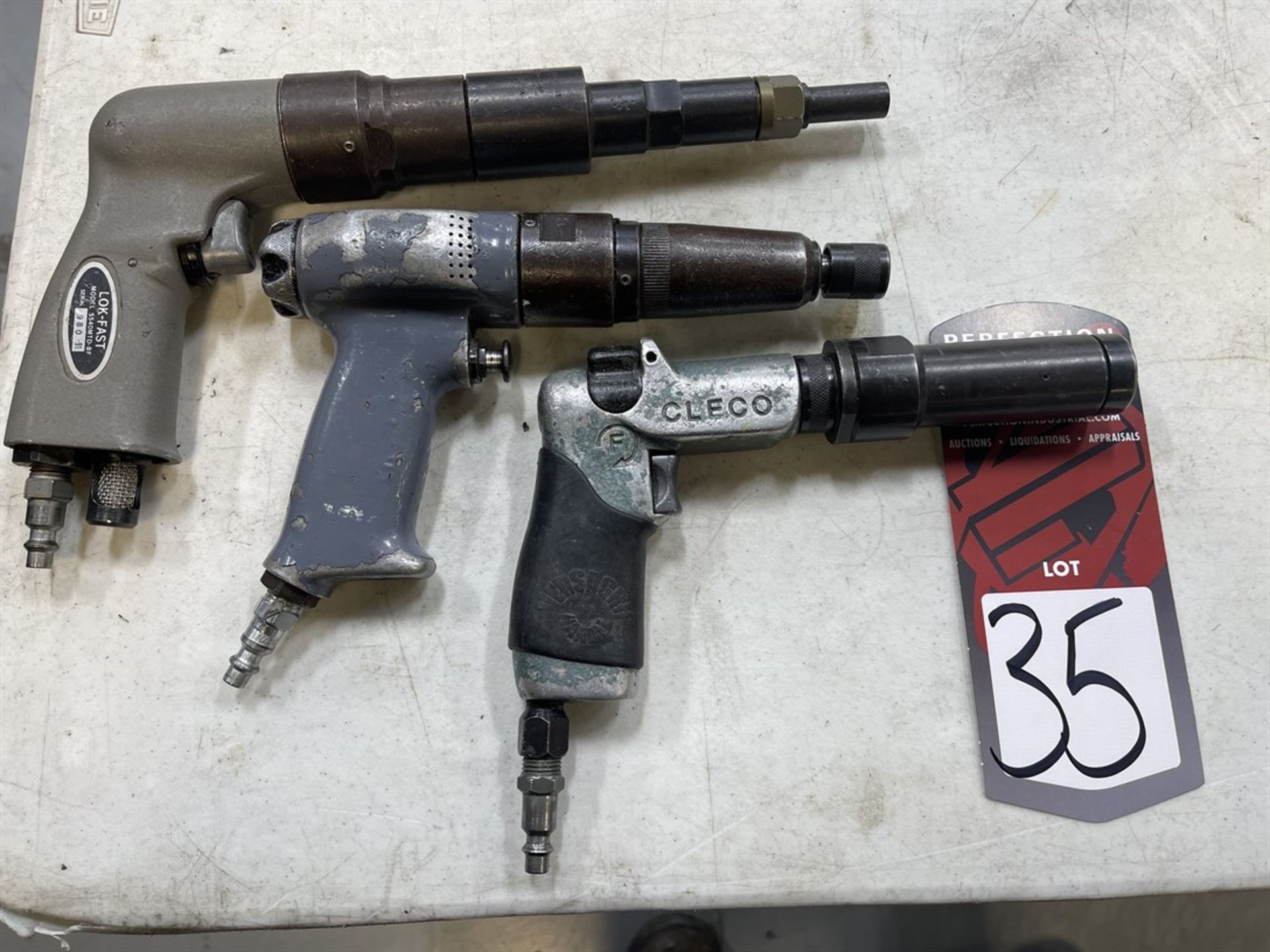 Lot Comprising Assorted Right Angle Pneumatic Tools