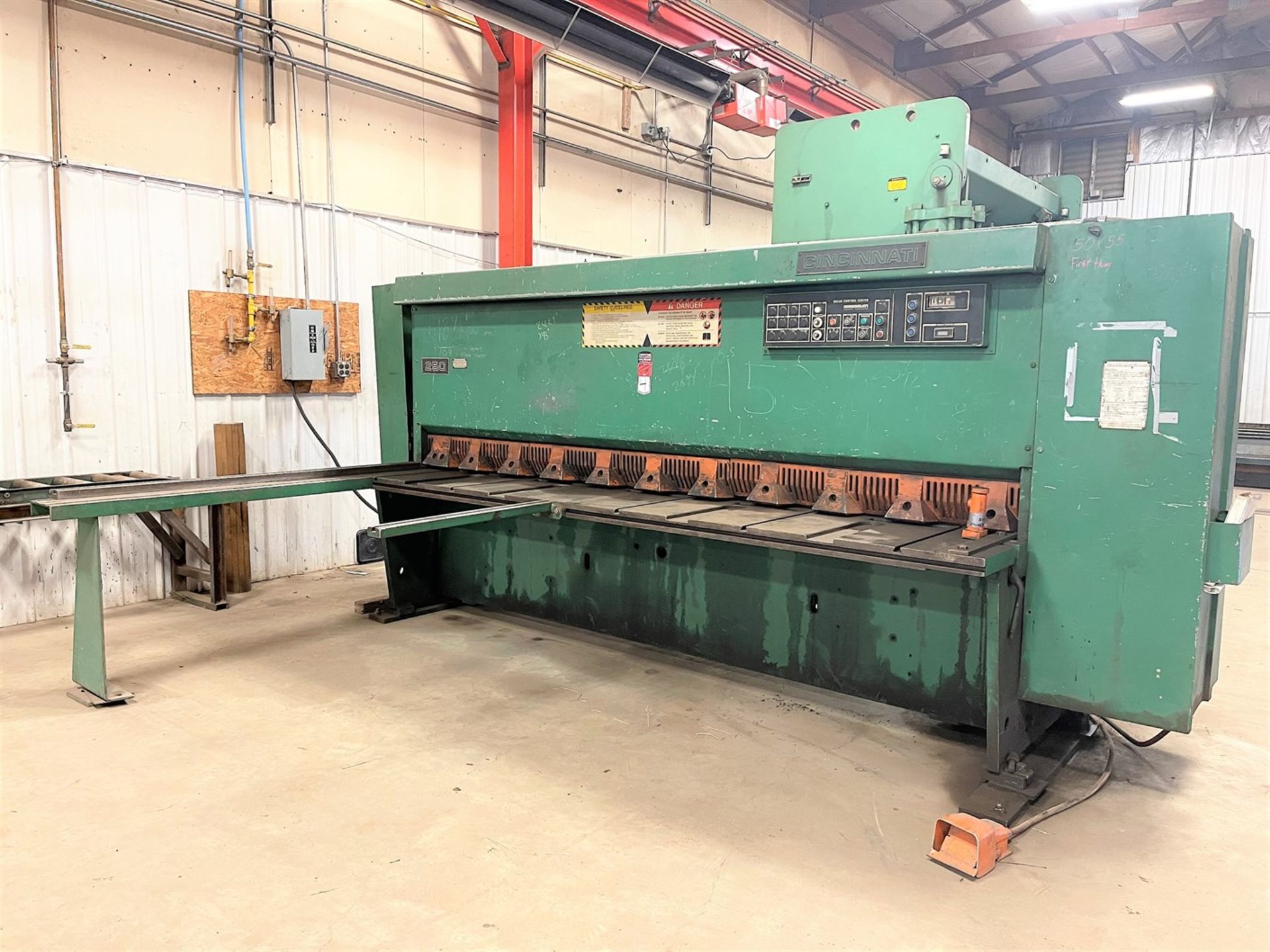 Cincinnati 250 Hydraulic Shear, s/n 45415, 10' x 1/4" Capacity, Front Operating Back Gauge, 80"