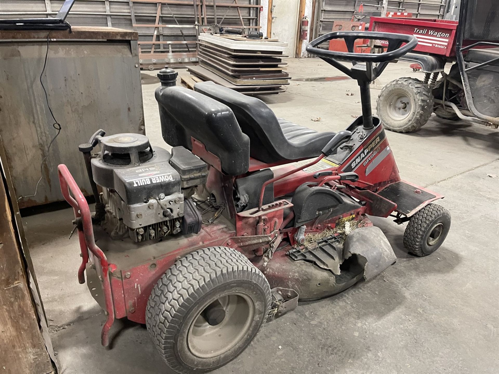 Snapper SR928 Riding Lawn Mower, 8 HP Briggs & Stratton Engine, 28" Capacity - Image 3 of 8