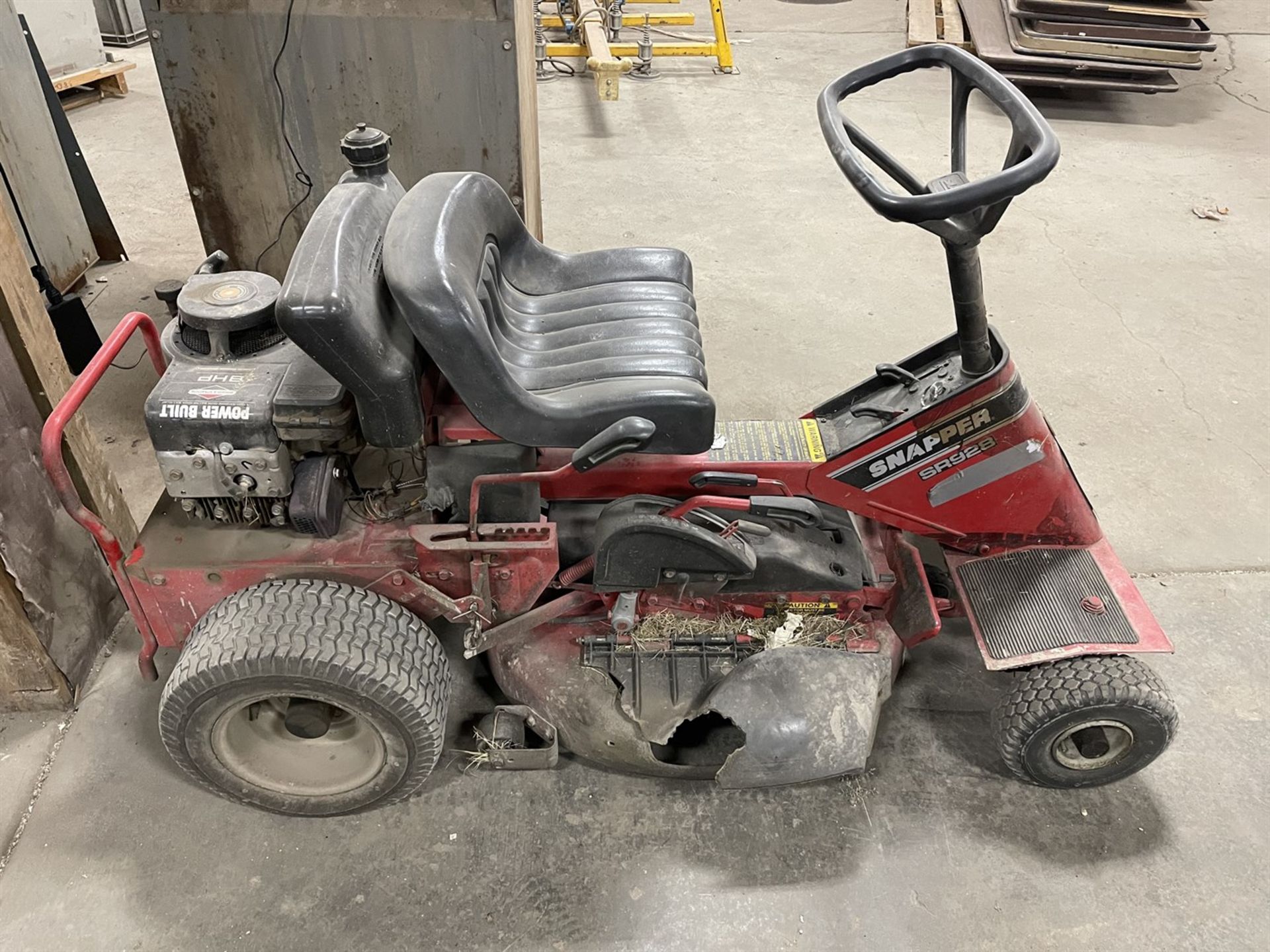 Snapper SR928 Riding Lawn Mower, 8 HP Briggs & Stratton Engine, 28" Capacity - Image 2 of 8