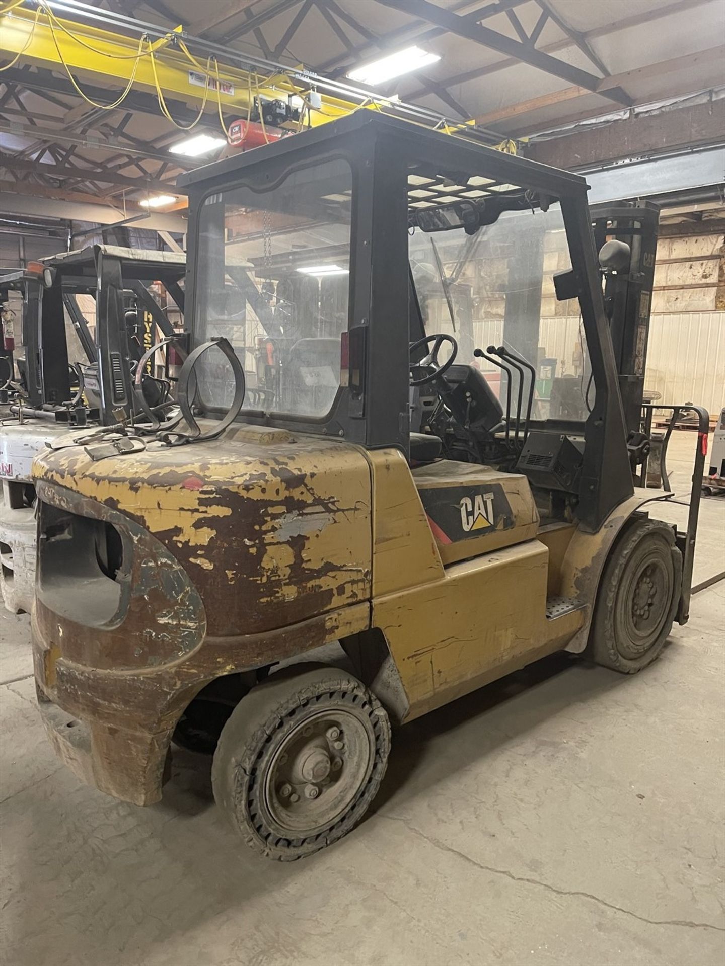 Caterpillar GP40KL LP Forklift, s/n AT29C60344, 8,000 Lb. Capacity, 2-Stage Mast, Side Shift, (Needs - Image 6 of 10