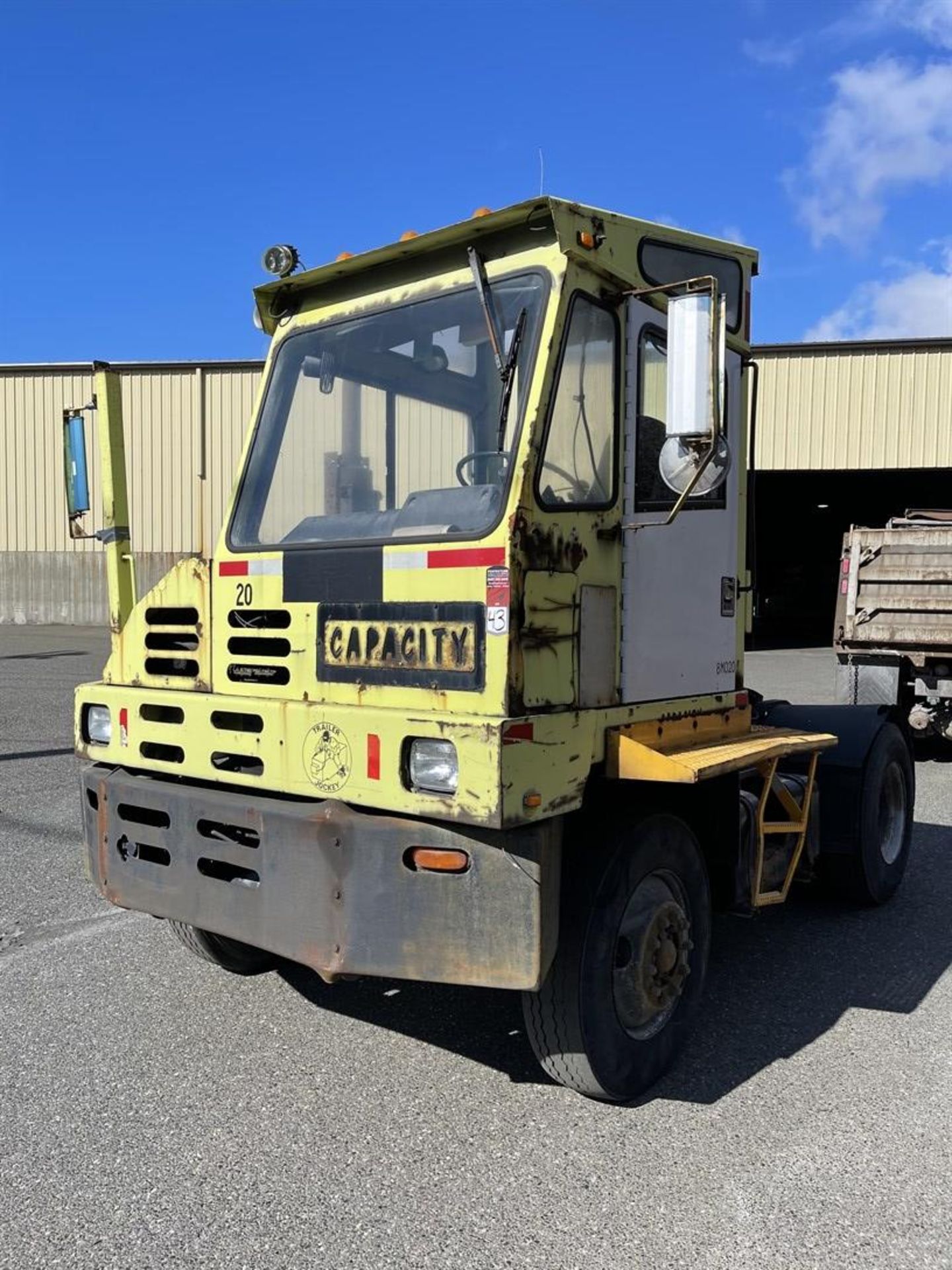 CAPACITY 7000DR Spotter Truck - Image 2 of 8