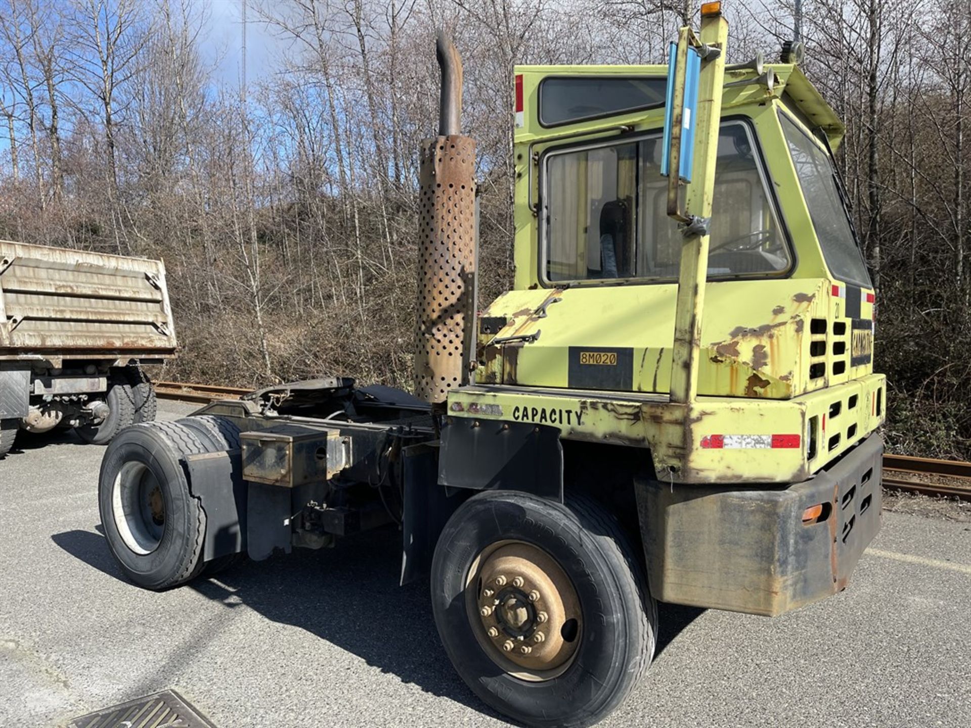 CAPACITY 7000DR Spotter Truck