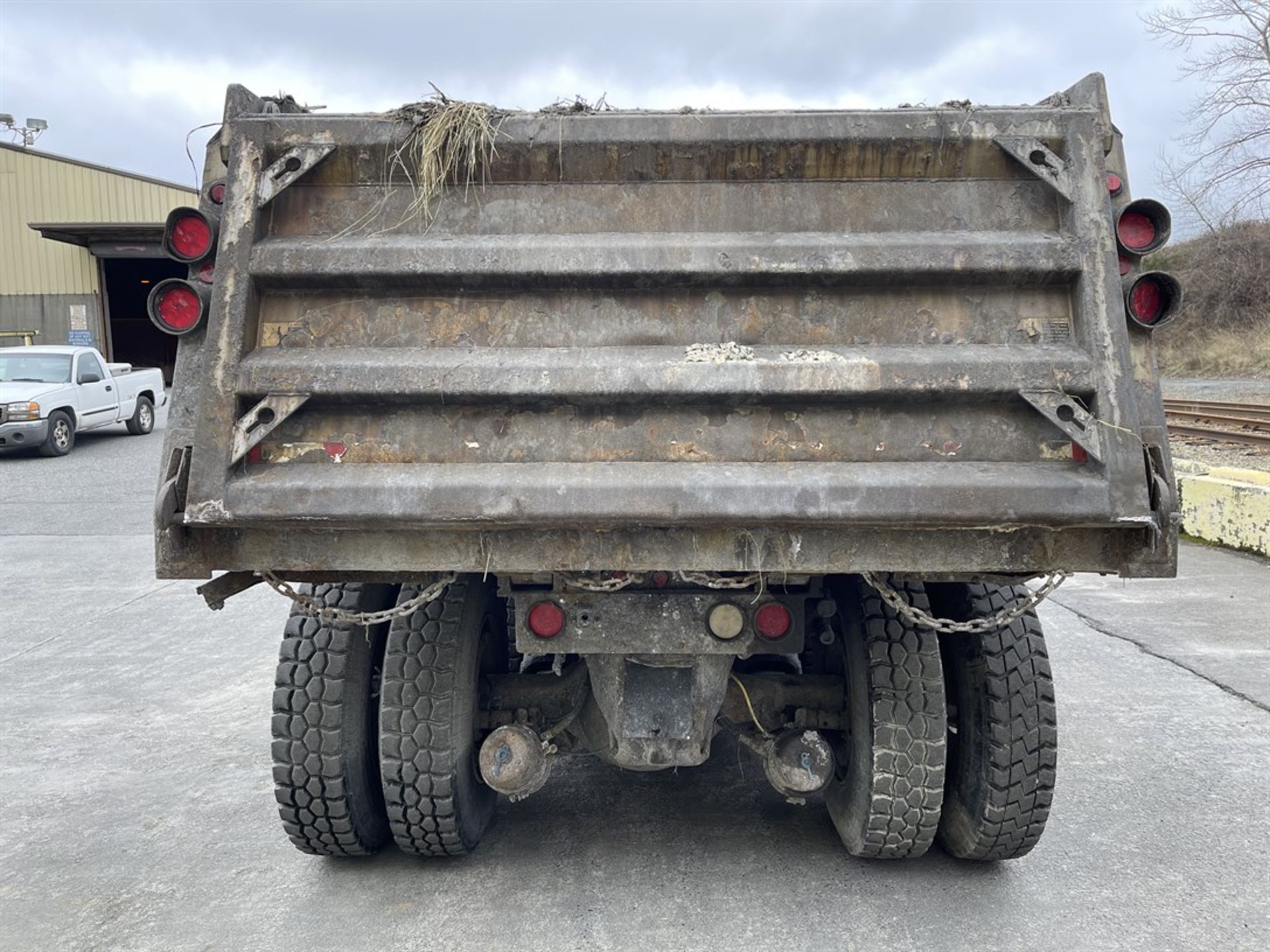 1998 INTERNATIONAL 2674 6X4 Dump Truck, VIN #1HTGLAHT4XH638972, 20,036 Miles - Image 3 of 14