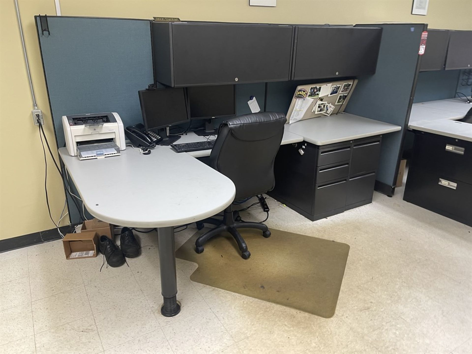 Lot of (2) Cubicles/Desks w/ Chairs - Image 2 of 3