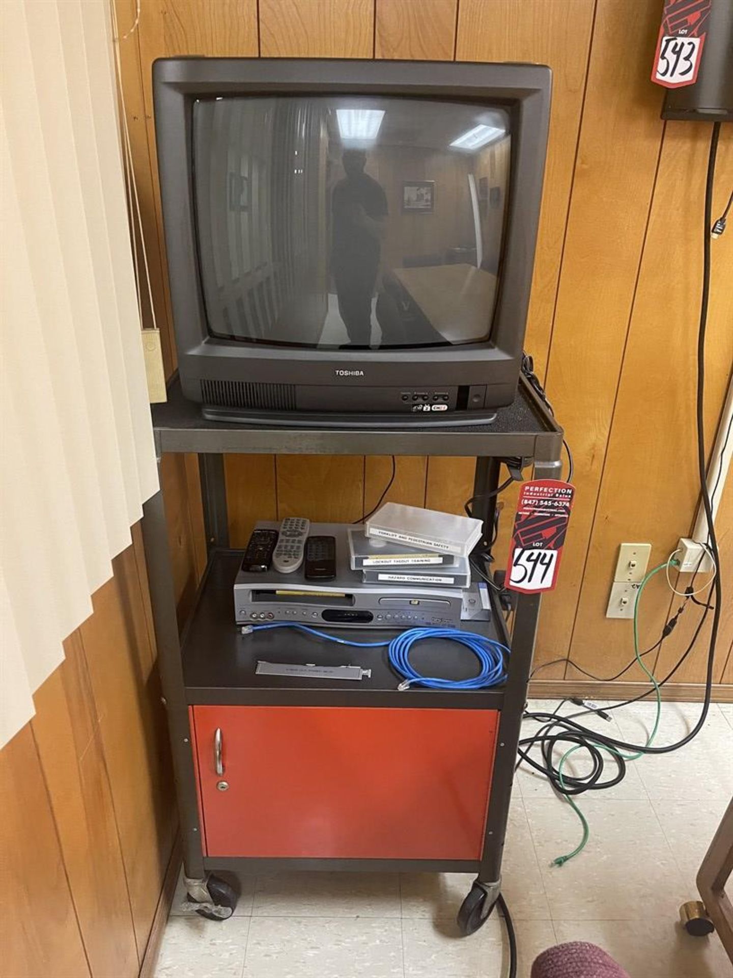 Rolling TV Cart w/ Toshiba TV and Combination VCR/DVD Player