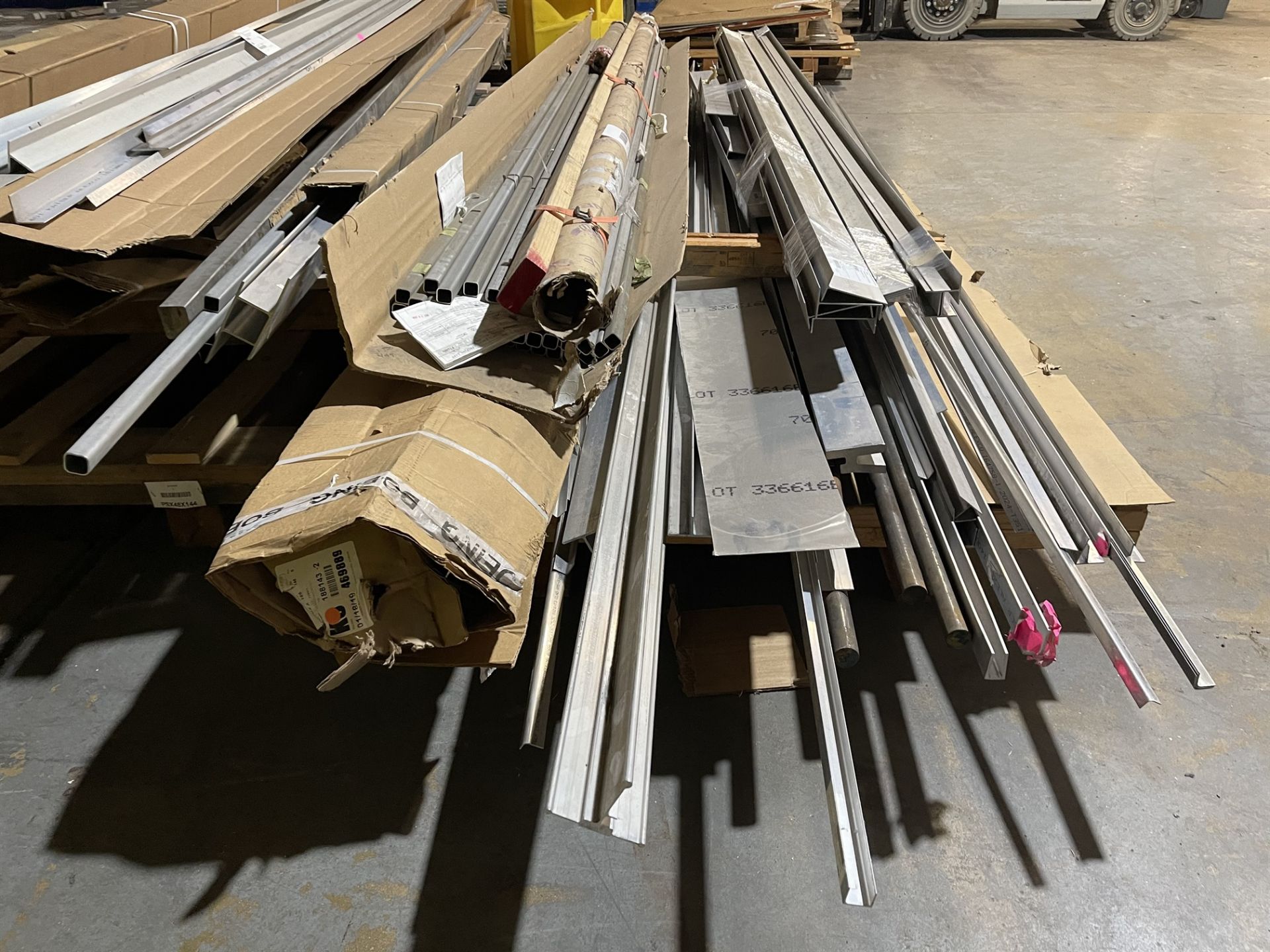 Lot of Assorted Aluminum Extrusions - Image 3 of 5