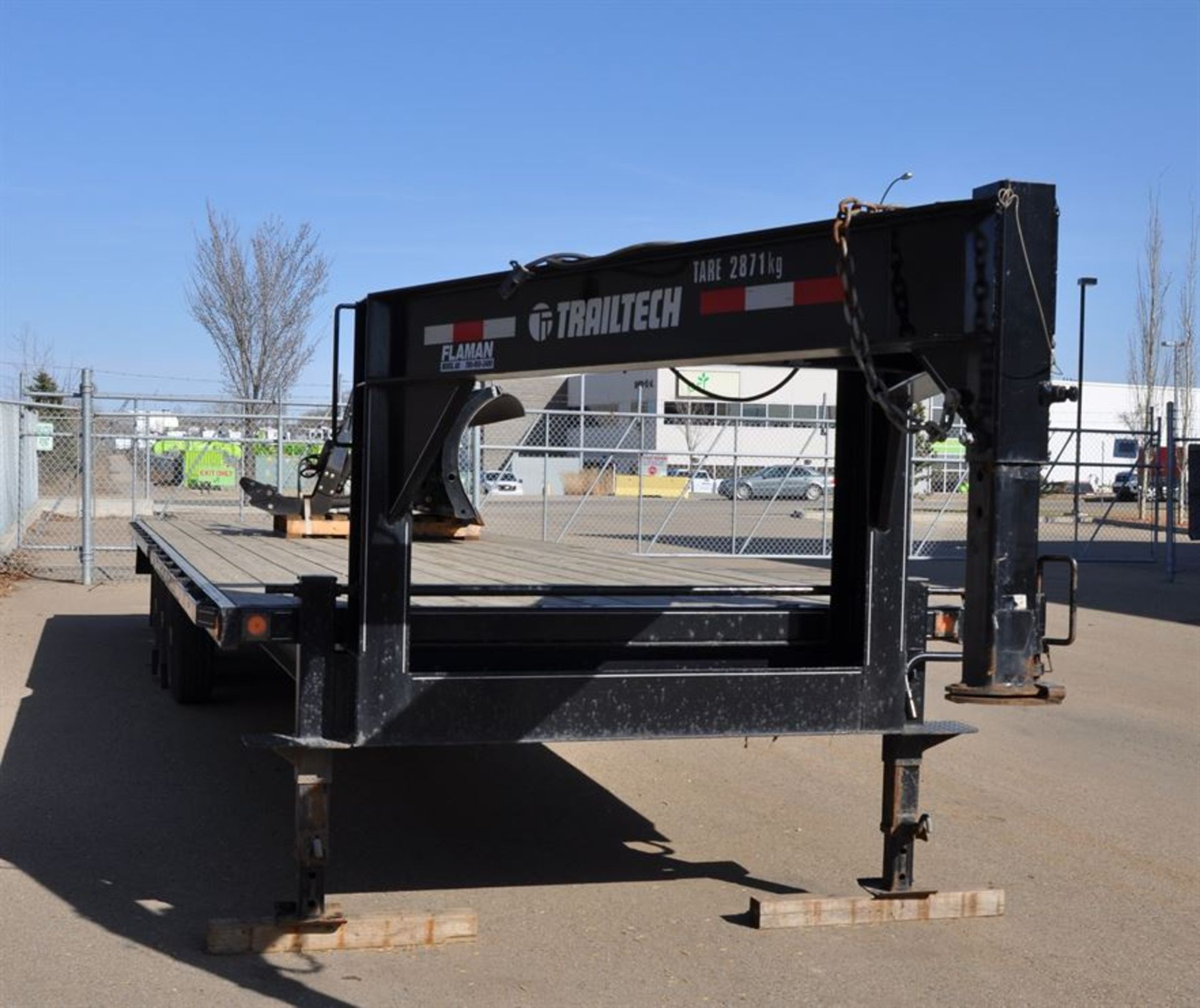 2013 TRAILTECH H370-30 Tri-Axle Gooseneck Trailer, VIN 2CU24AXE2D2032523, w/ 30’ Wood Deck - Image 5 of 7