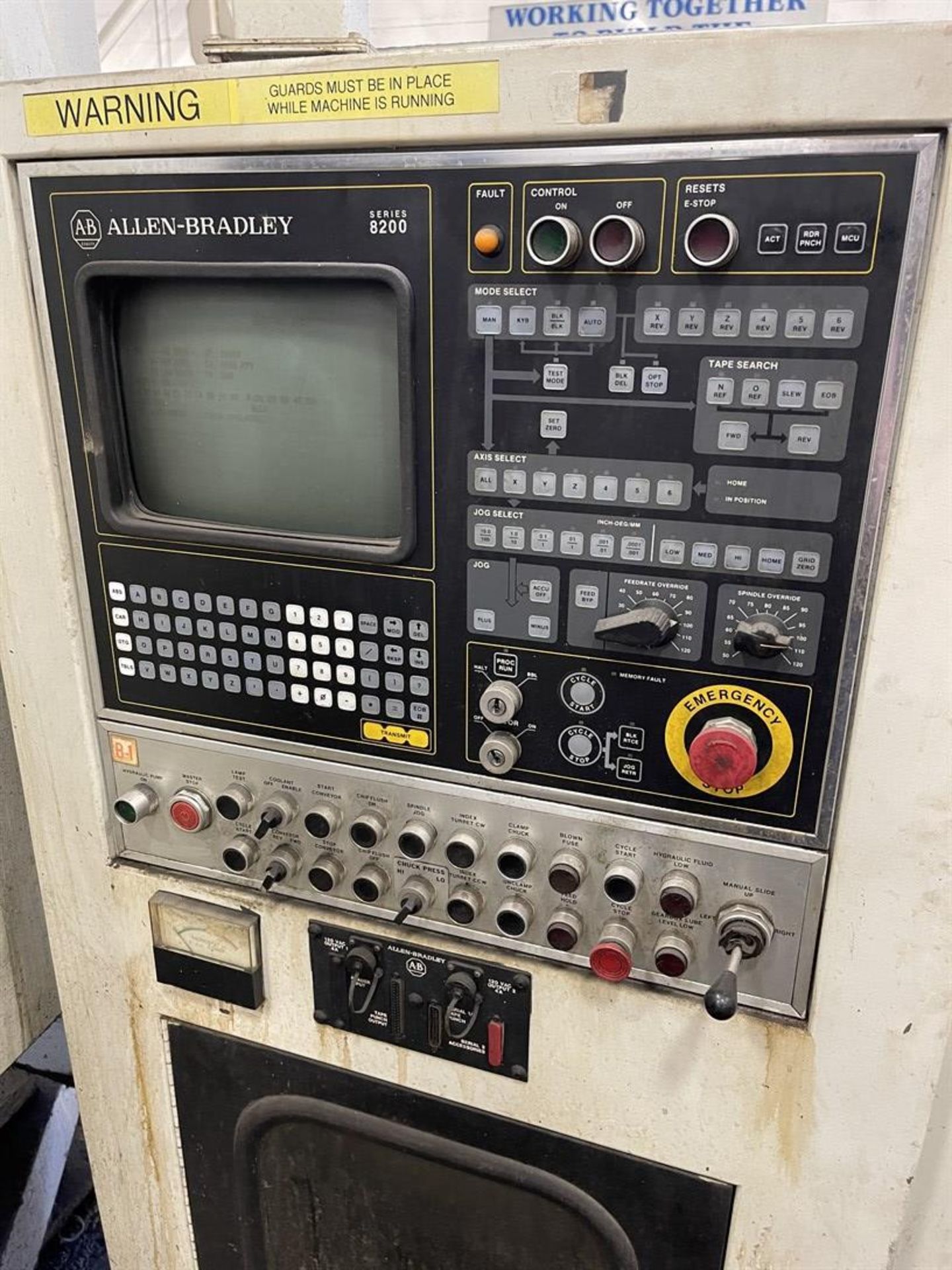 NEW BRITAIN 1115NCV CNC Vertical Turret Lathe, s/n 40556, ALLEN BRADLEY 8200 Control, 15.5" 3-Jaw - Image 5 of 8