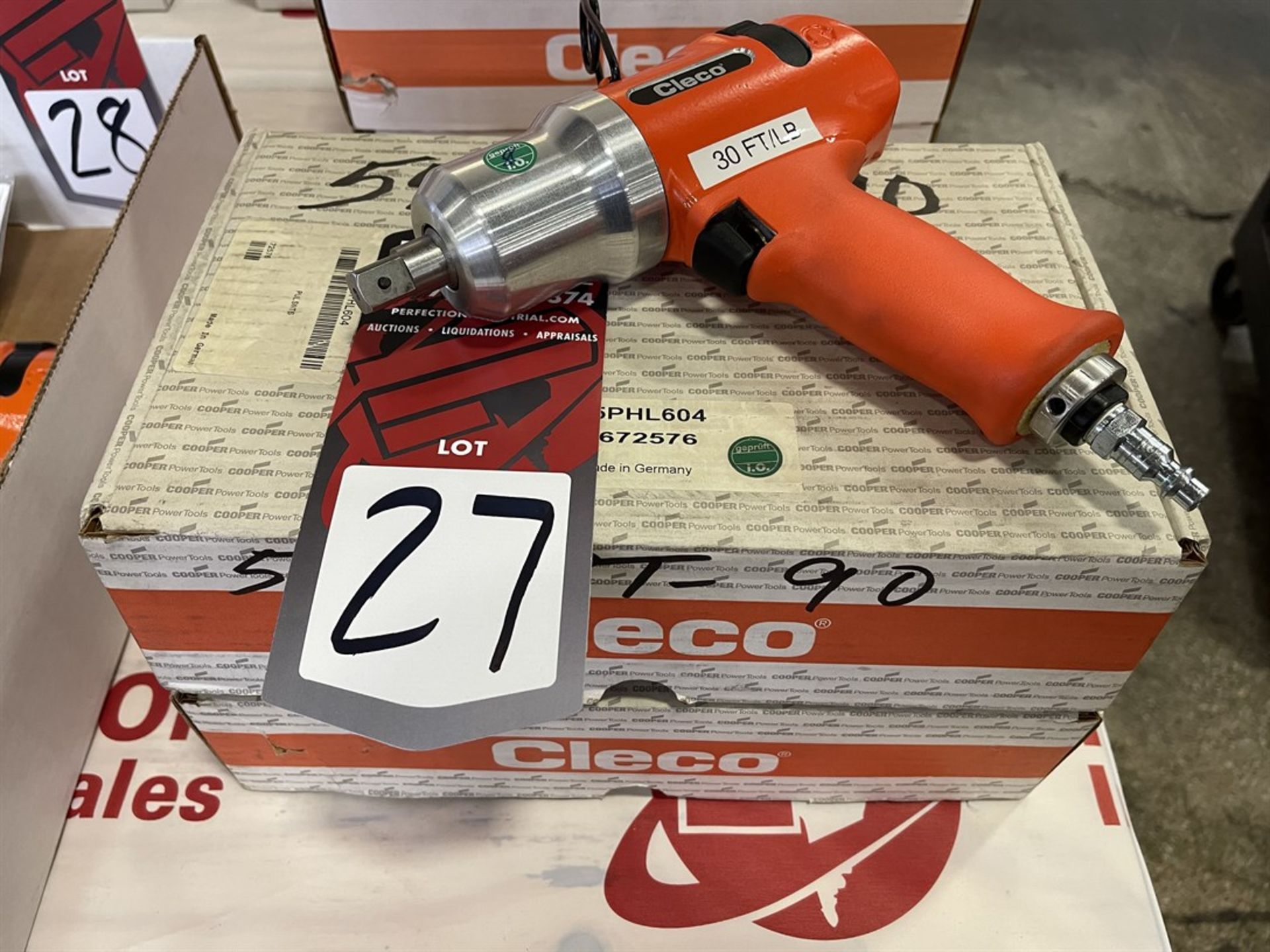 Lot Comprising NEW CLECO 55PHL604 1/2" Pneumatic Impact Wrenches