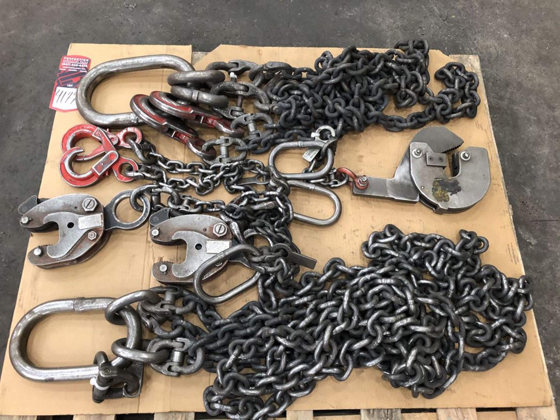 Lot Comprising Assorted Rigging Chains and Sheet Lifters, (5G)