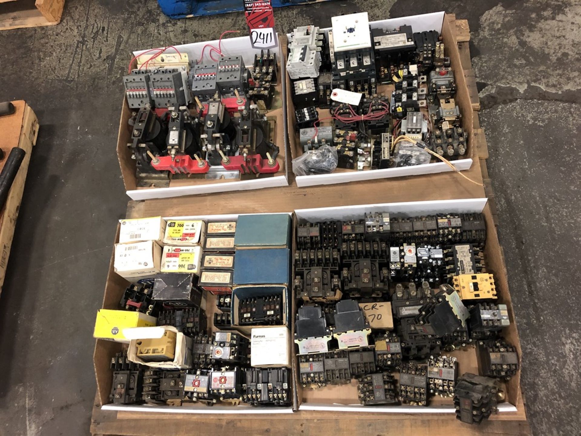 Lot Comprising Assorted Breakers, (21J)