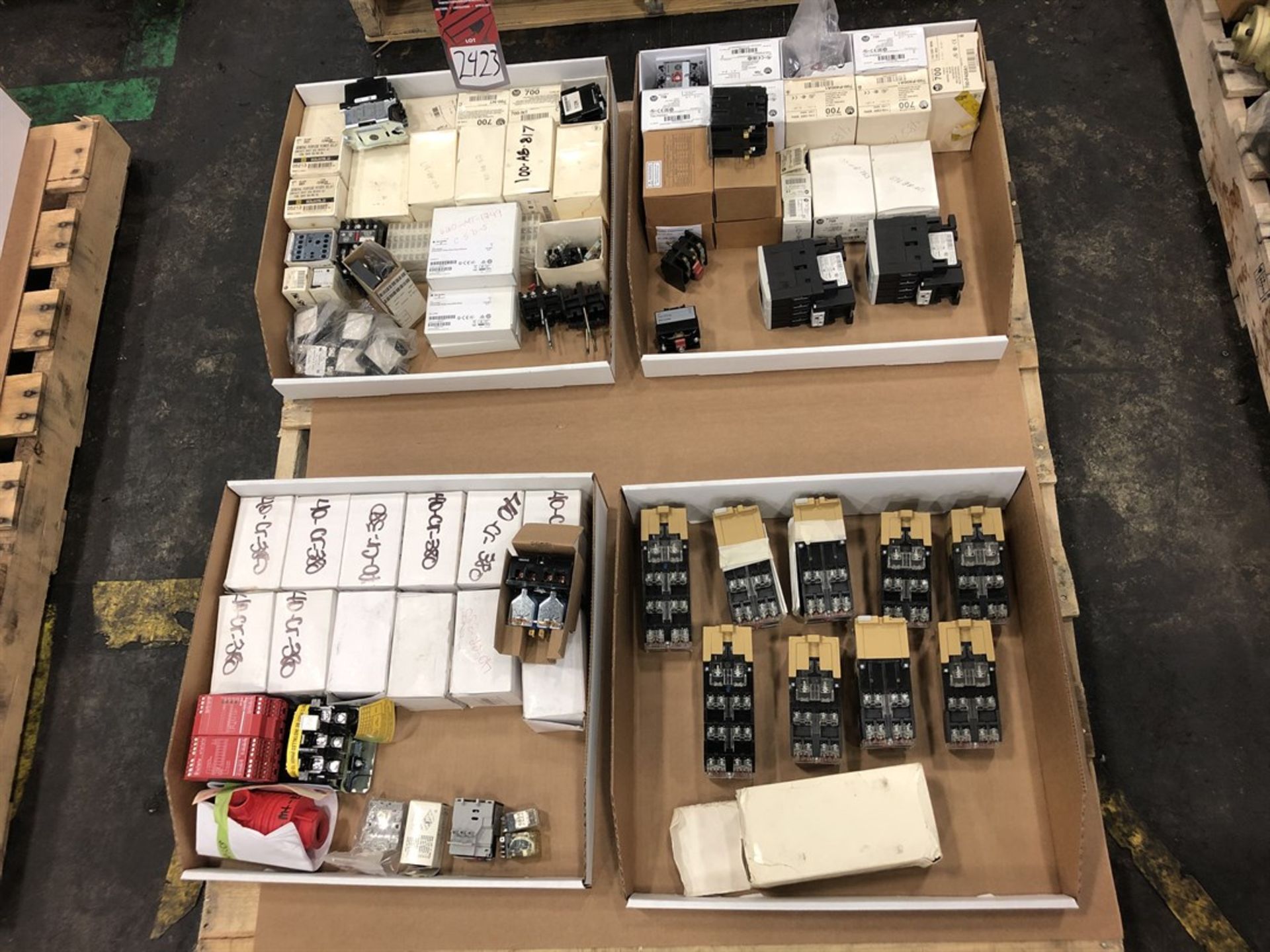 Lot Comprising Assorted Contactors, (21J)