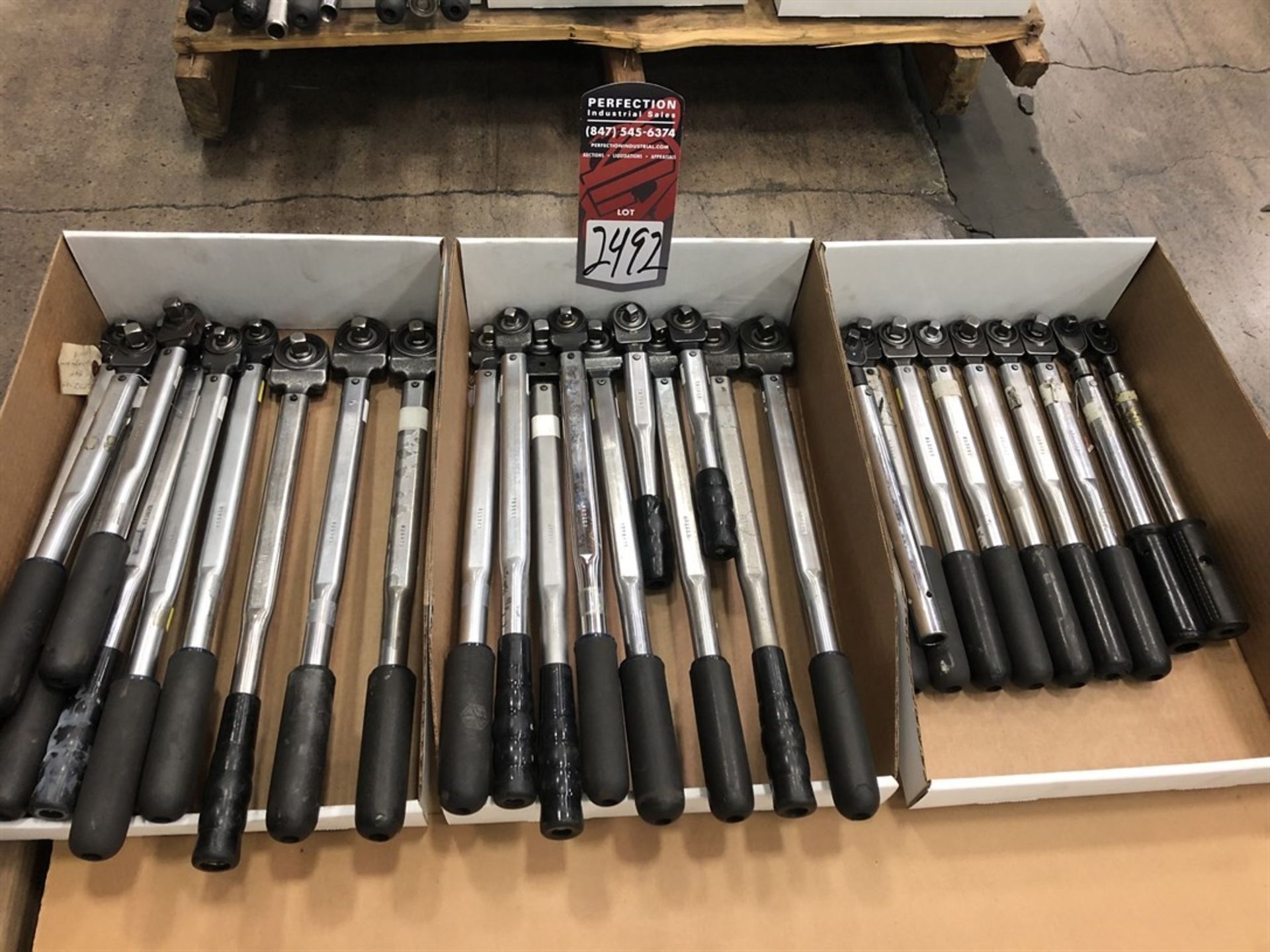 Lot Comprising Assorted Torque Socket Wrenches, (17N)