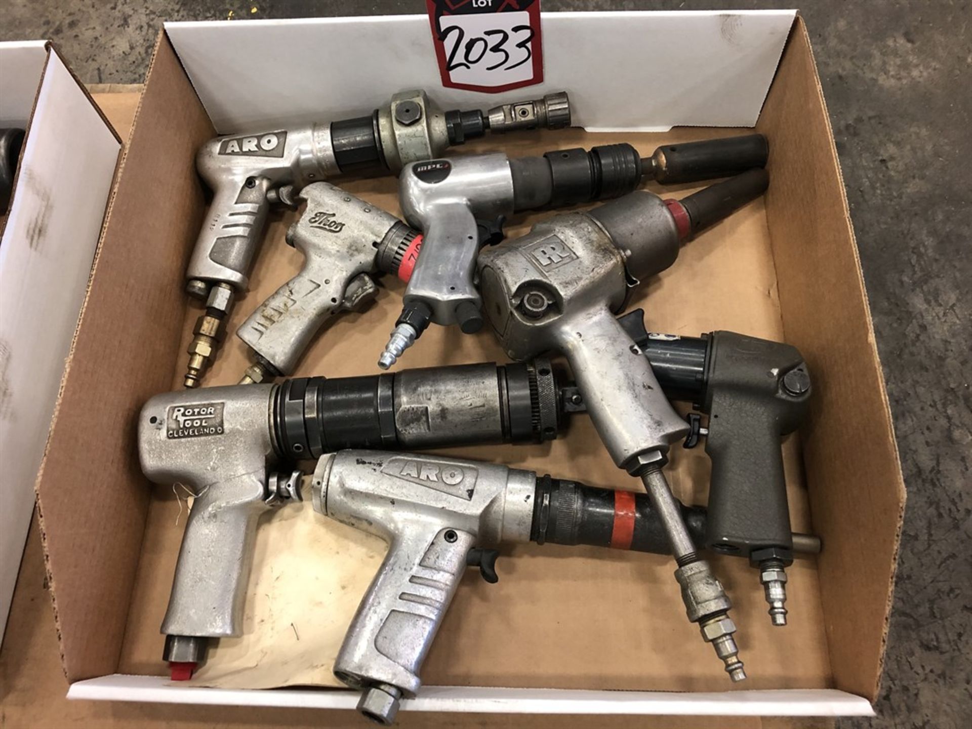 Lot Comprising Assorted Pneumatic Impacts, (25G)