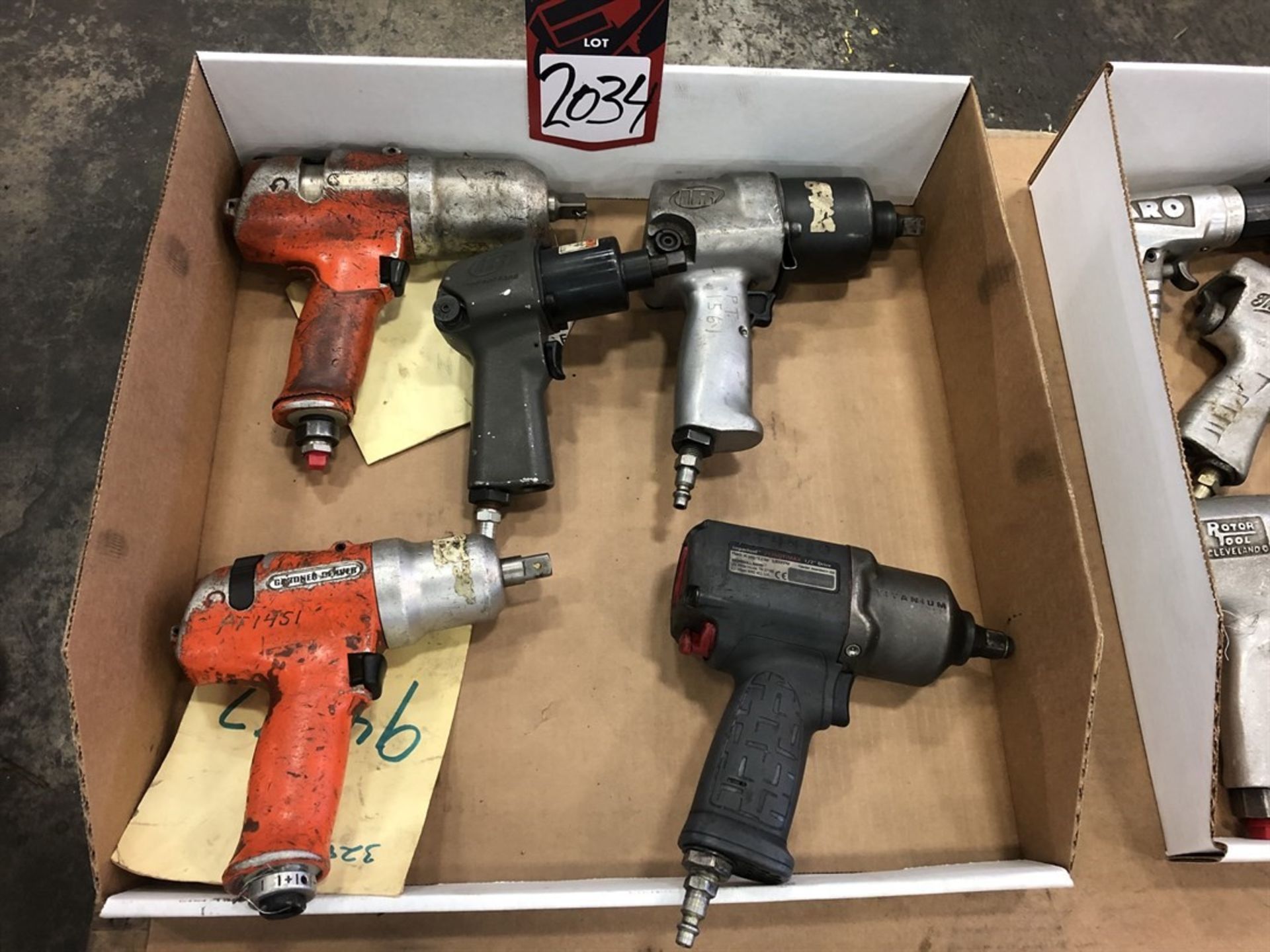 Lot Comprising Assorted Pneumatic Impacts, (25G)