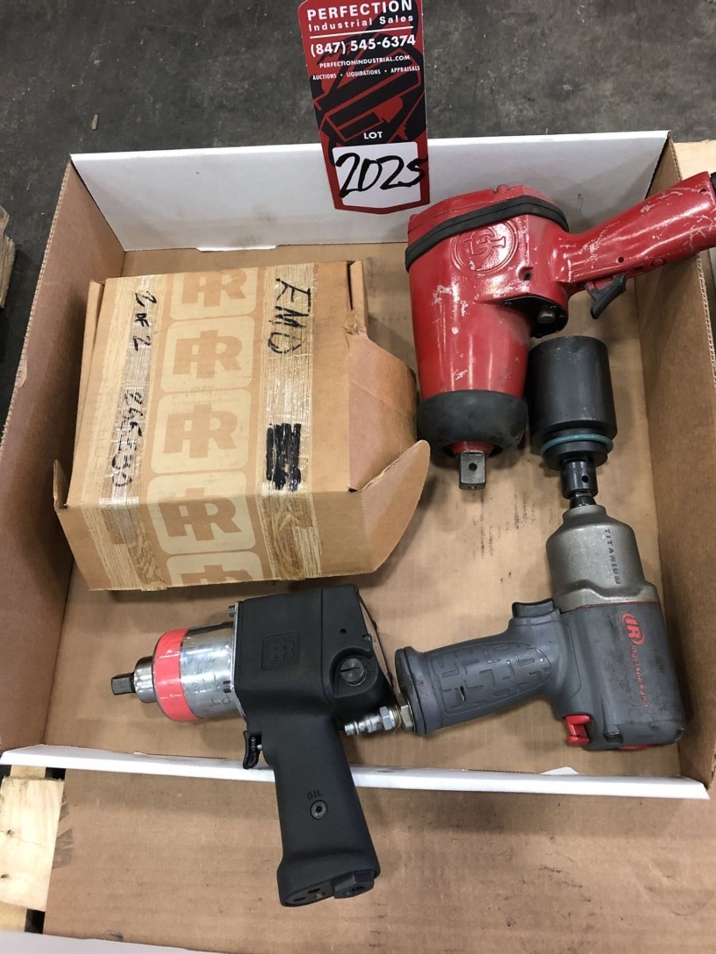 Lot Comprising Assorted Pneumatic Impacts, (25G)