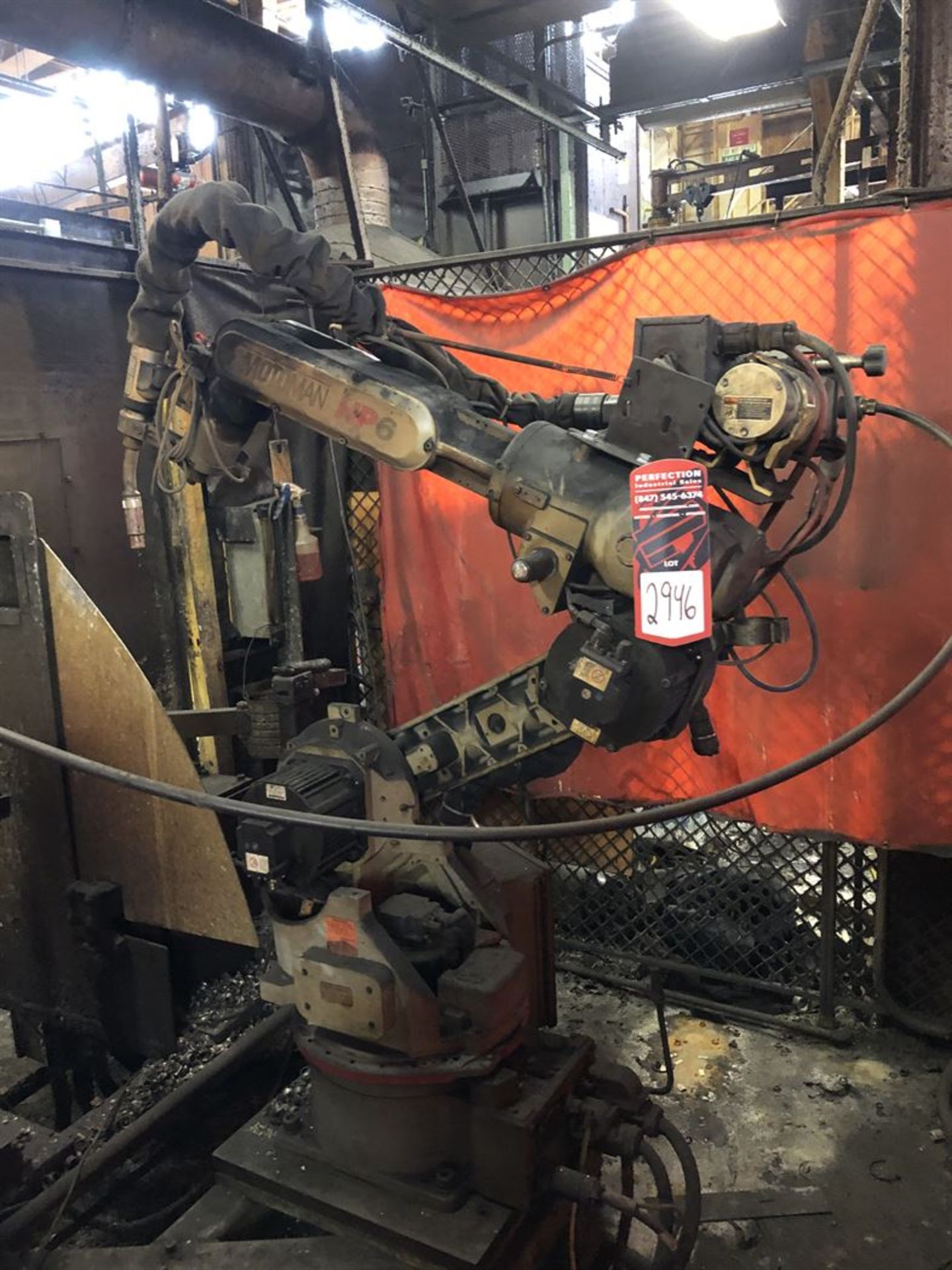 MOTOMAN HP6 Industrial MIG Welding Robot, w/ YASKAWA ERCR-EA1400N-ABOO Drive, s/n RY8517-4112-4, and