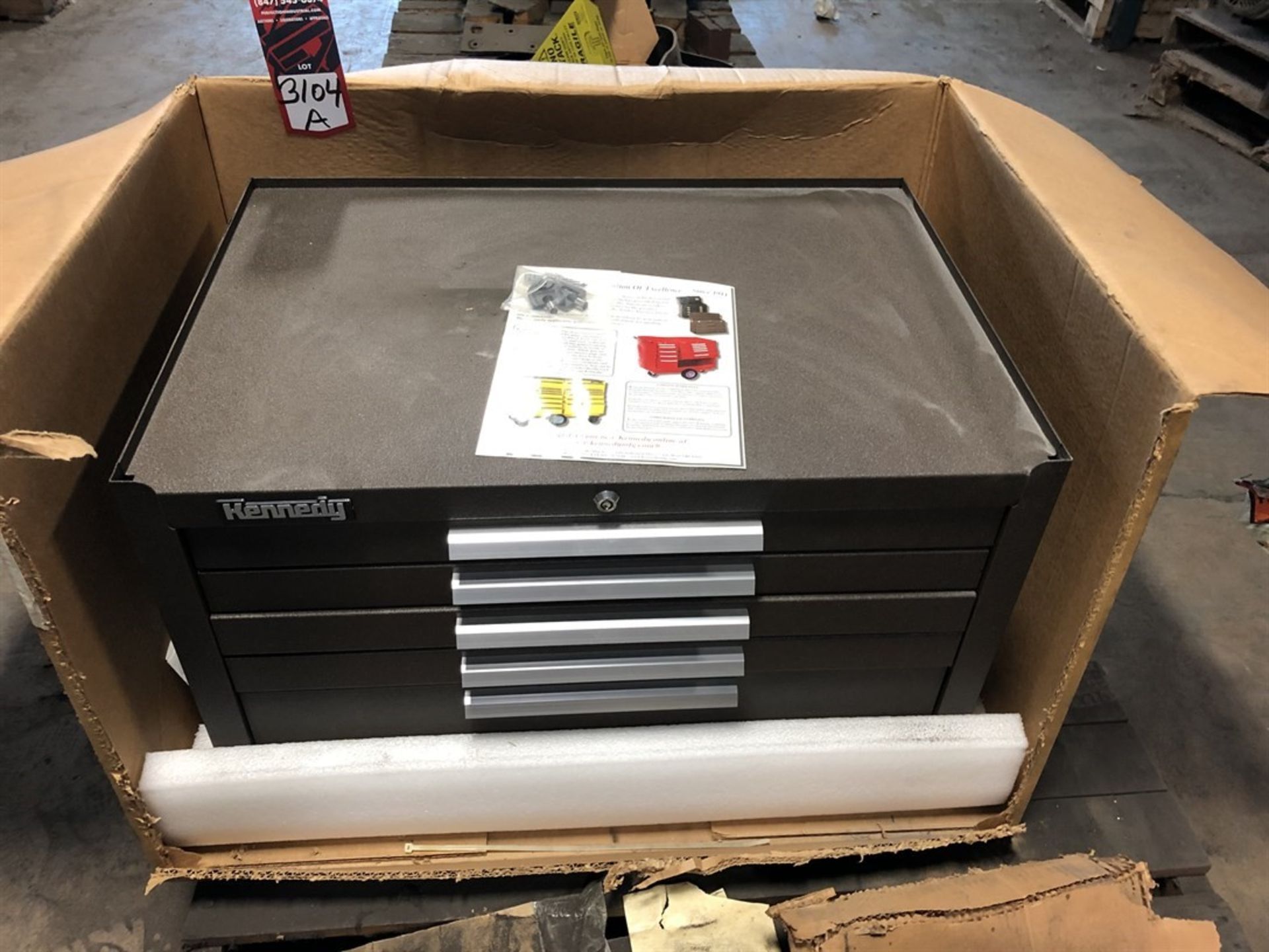 NEW Kennedy 2805XB Personal Tool Chest, (F11 H Building)