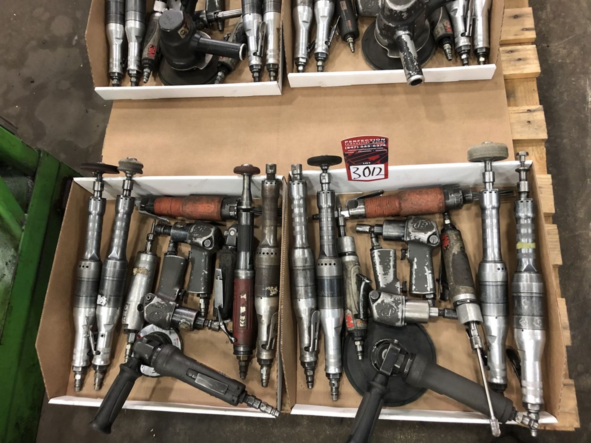 Lot Pneumatic Grinders and Angle Grinders, (7S)