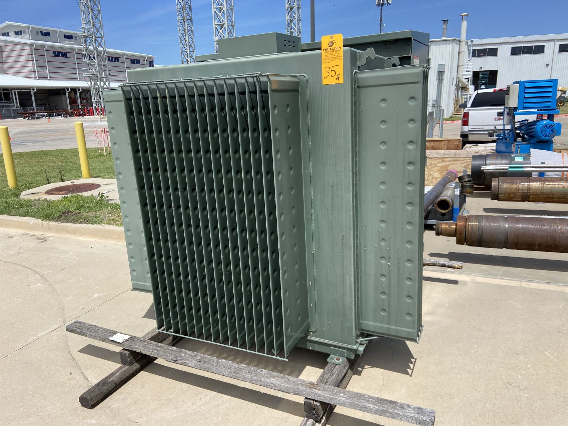 2013 Schneider Electric Square D 1000 KVA Class KNAN 3 Phase Transformer, s/n 31894820-001-01, w/