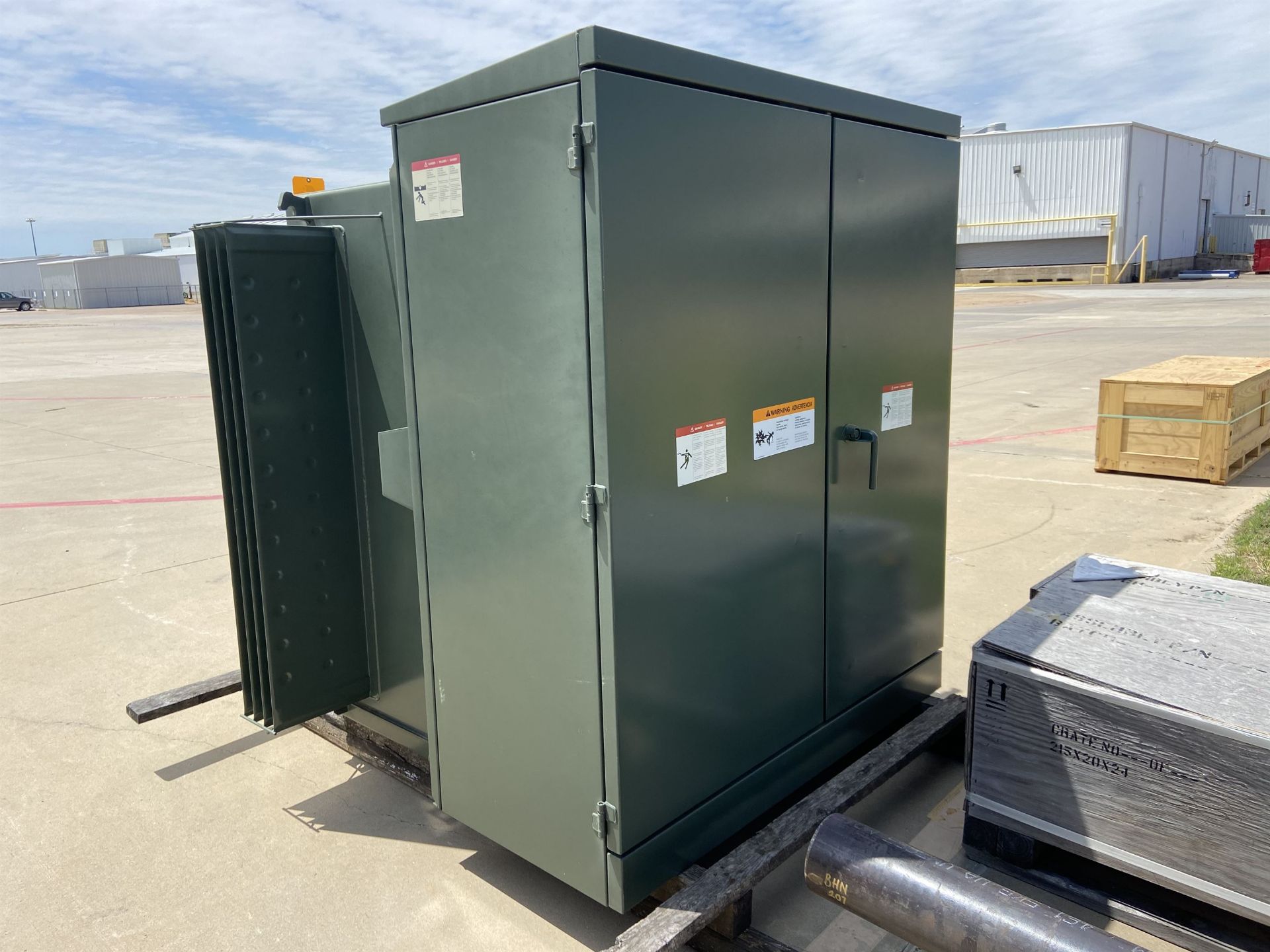 2013 Schneider Electric Square D 1000 KVA Class KNAN 3 Phase Transformer, s/n 31894820-001-01, w/ - Image 2 of 6