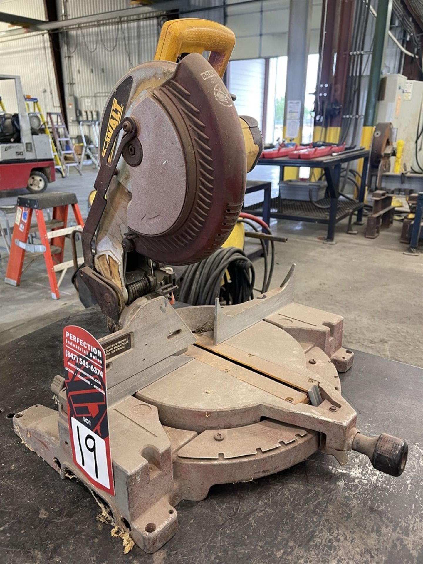 DEWALT DW703 Miter Saw