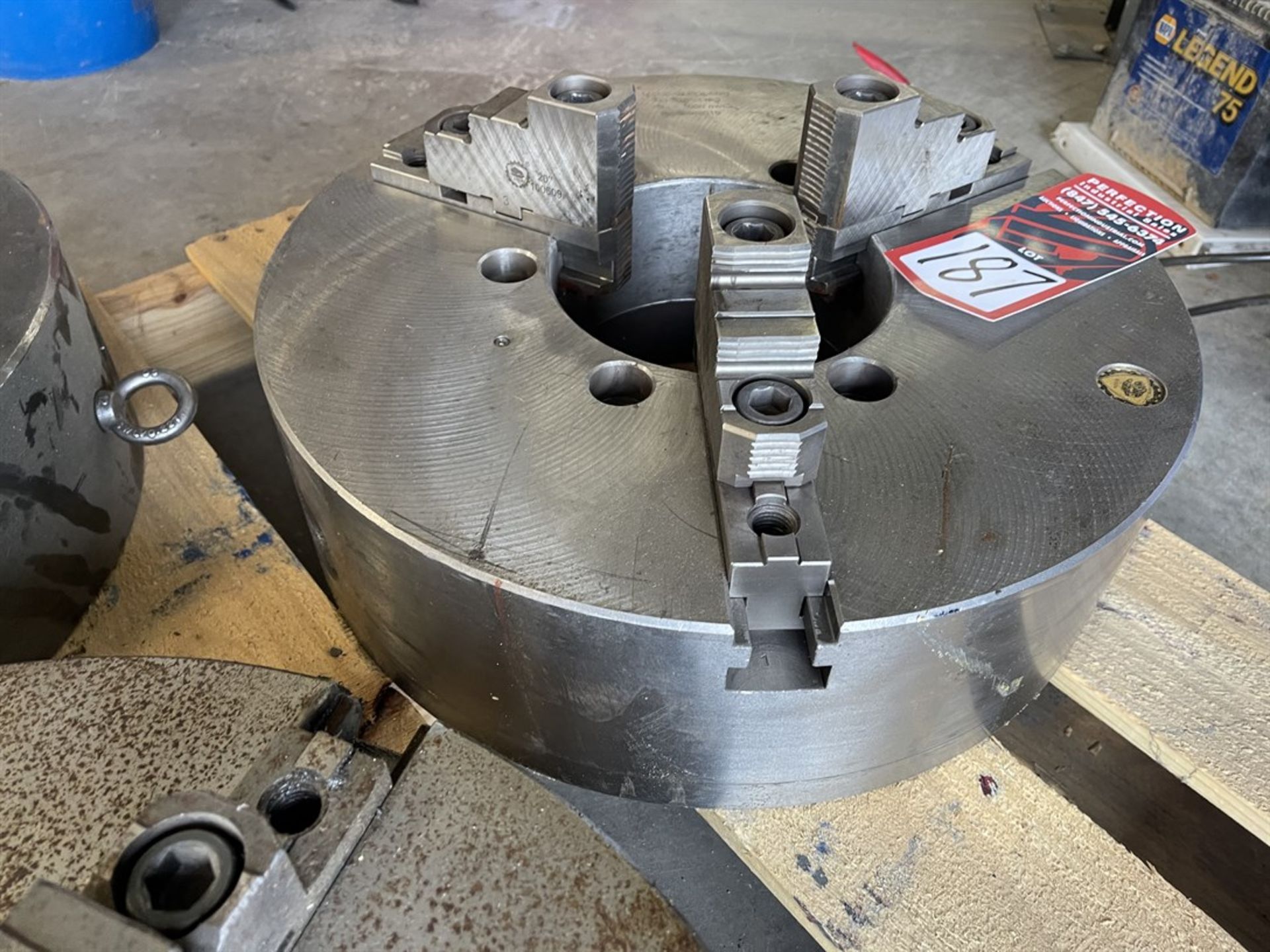 BISON 20" 3-Jaw Chuck - Image 2 of 2