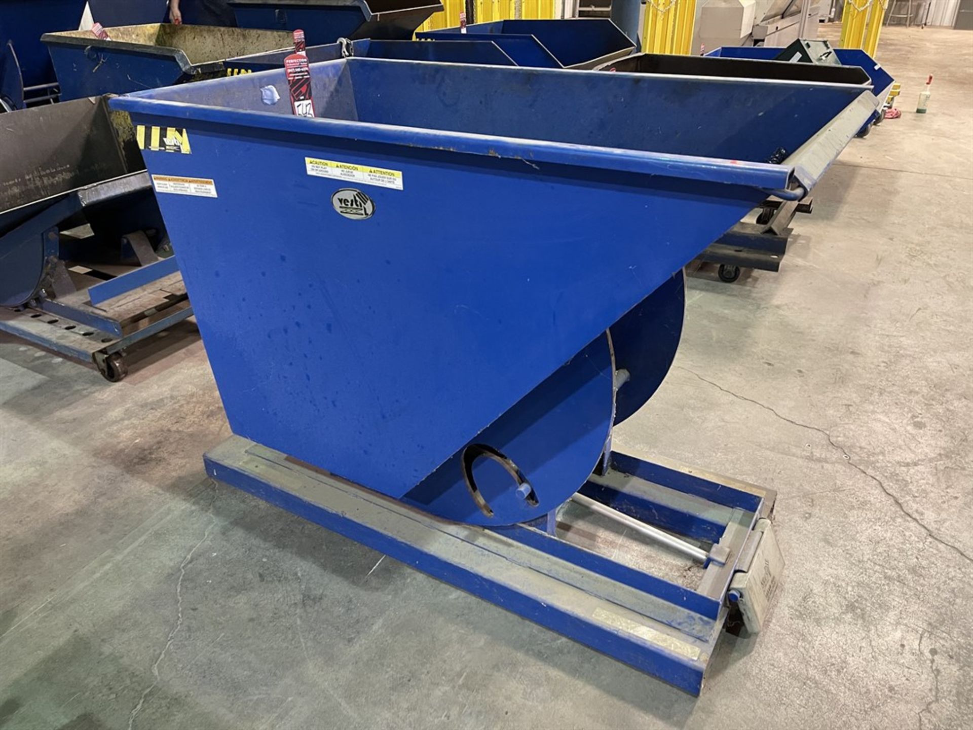 VESTIL D-75-HD 3/4 Cu Yd Self Dumping Hopper