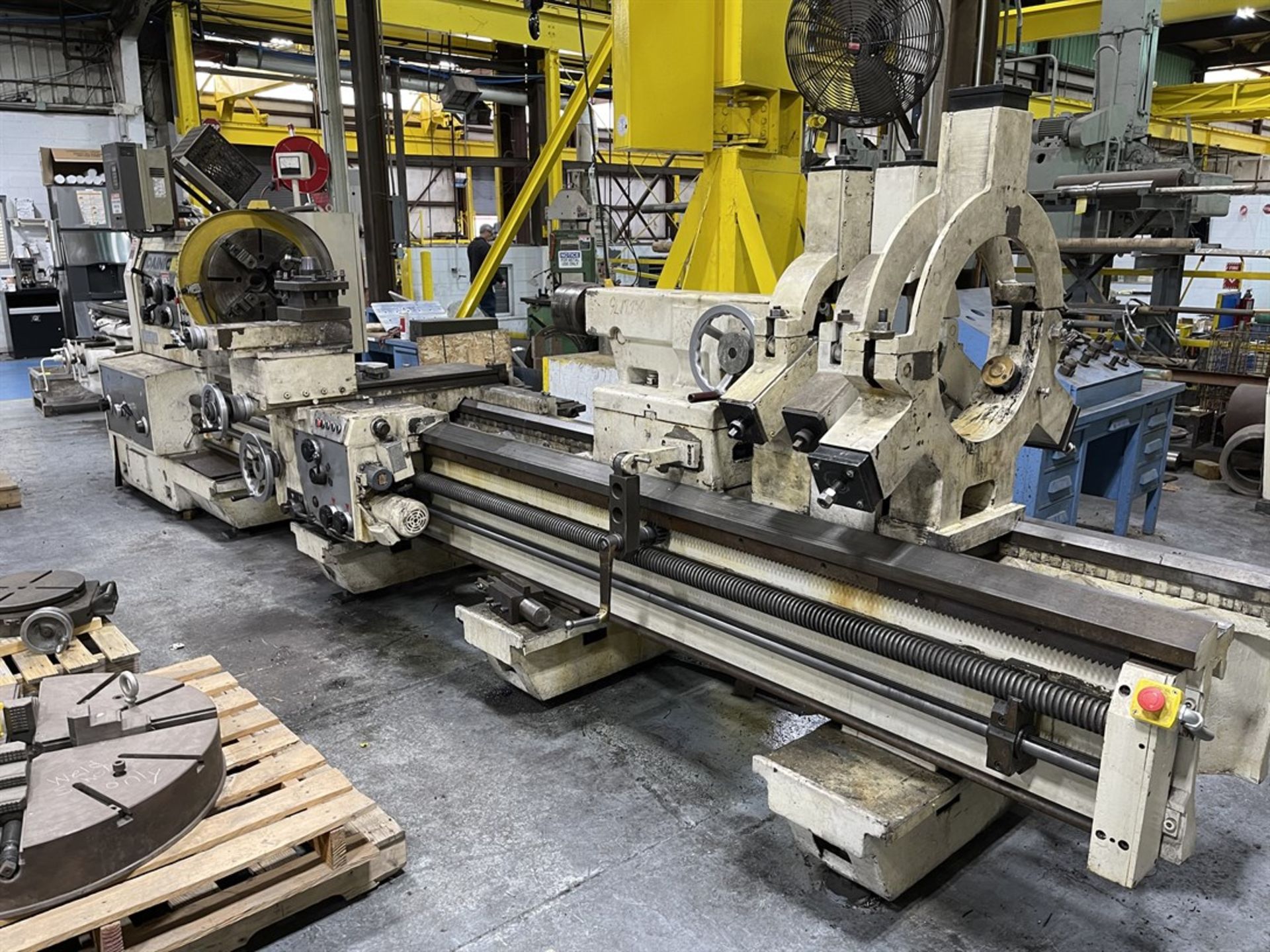 DAINICHI DHM 90X600 Engine Lathe, 16084, 35" Swing x 236" Between Centers, 21" 4-Jaw Chuck, 7-1250 - Image 2 of 10