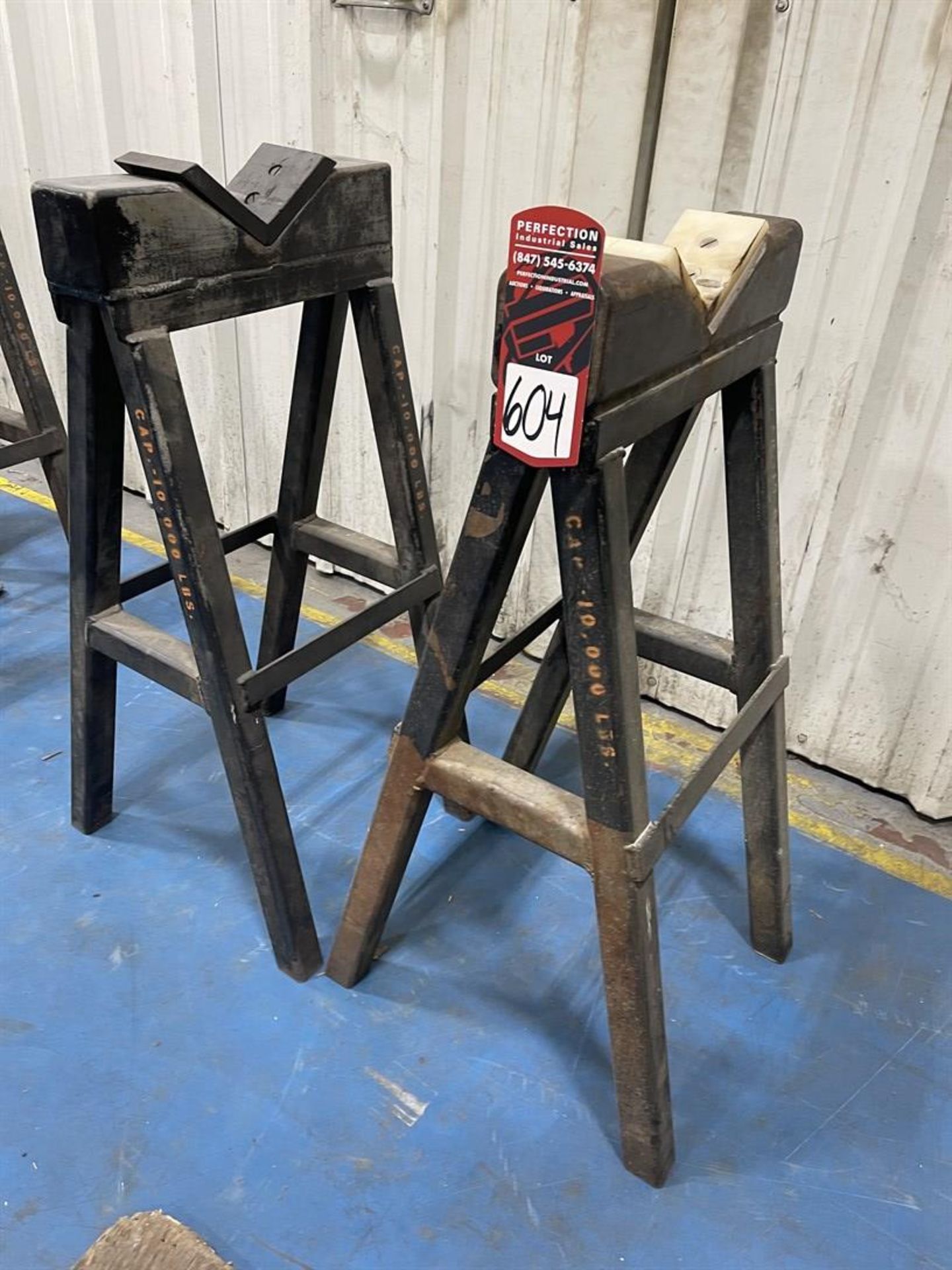 Pair of 10,000 Lb. Pipe Stands