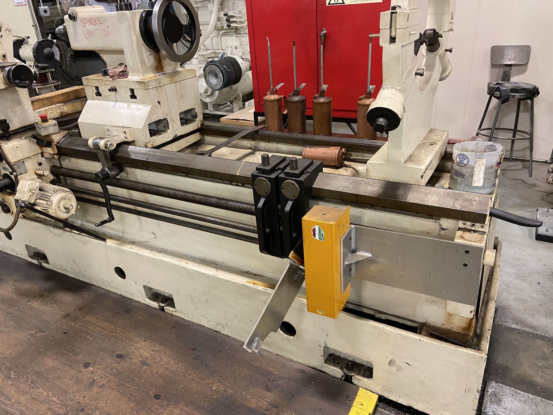 GURUTZ 58”/44”/28” x 208” Gap Bed Engine Lathe, s/n 4-41 5000-50, 58” Swing x 10” in Gap, 28” - Image 10 of 15