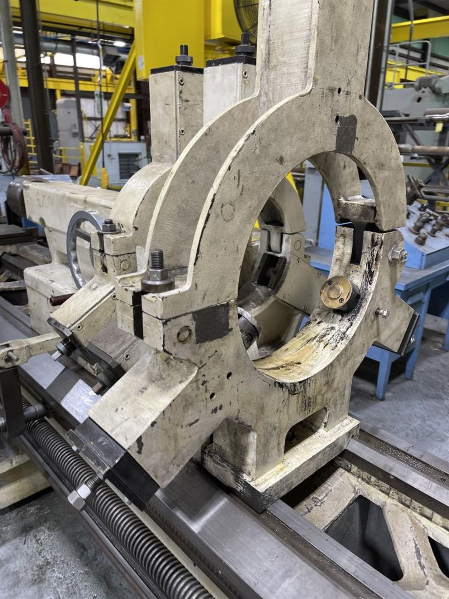 DAINICHI DHM 90X600 Engine Lathe, 16084, 35" Swing x 236" Between Centers, 21" 4-Jaw Chuck, 7-1250 - Image 3 of 10